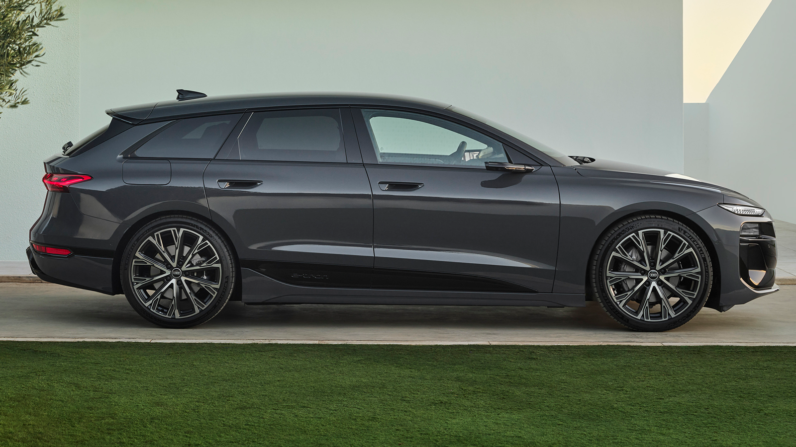 2025 Audi A6 E Tron Avant 3