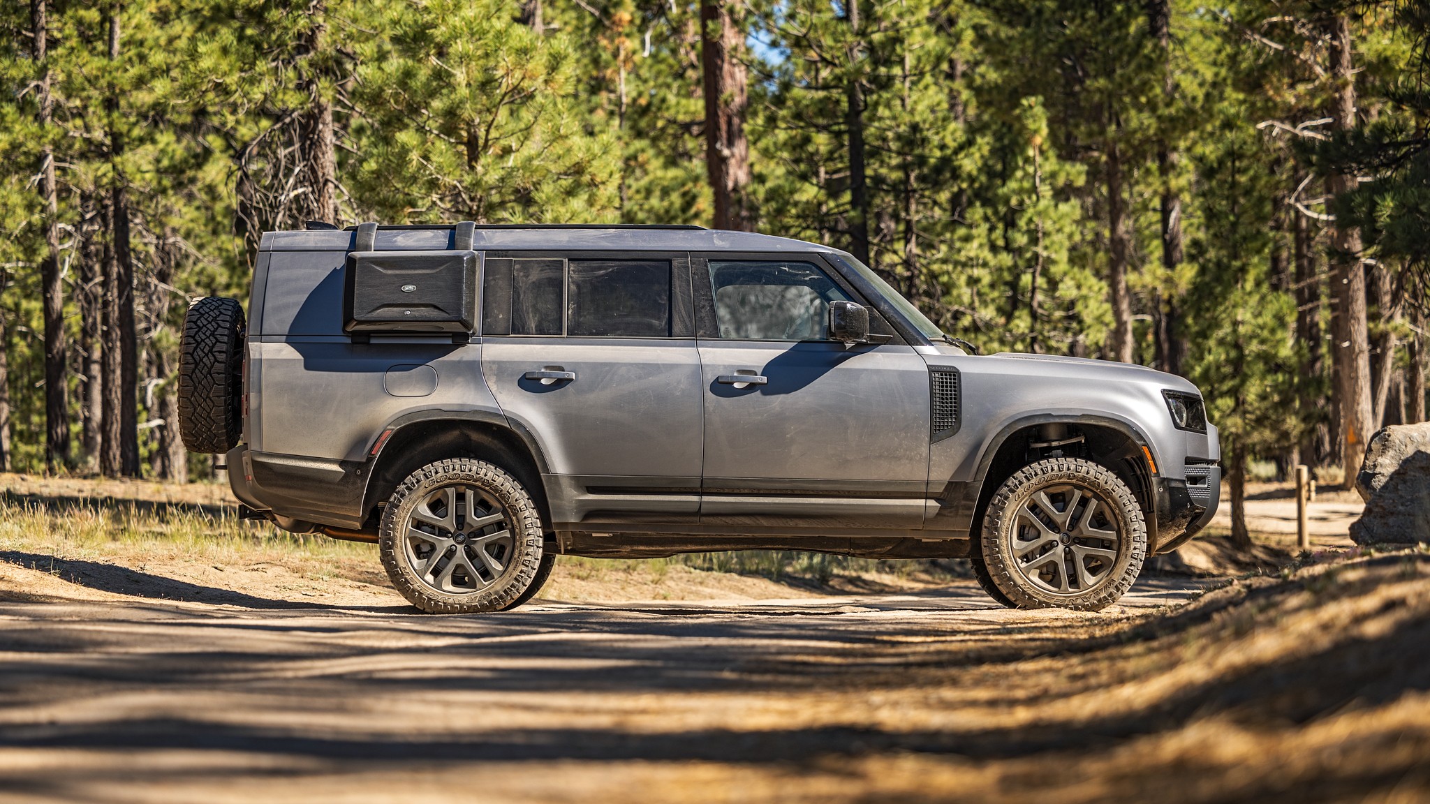 014 2025 Land Rover Defender 130 Outbound Side