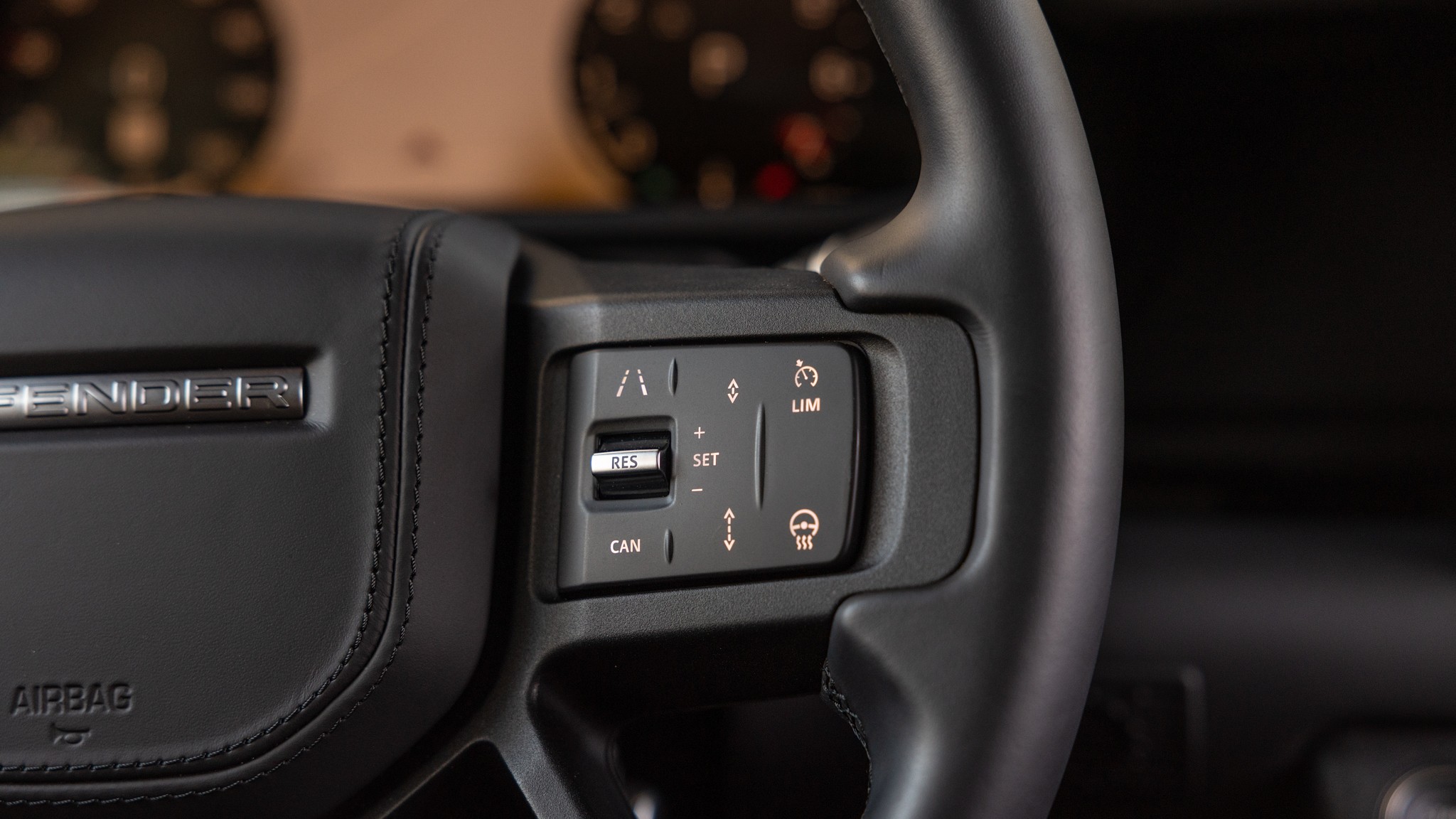 032 2025 Land Rover Defender 130 Outbound