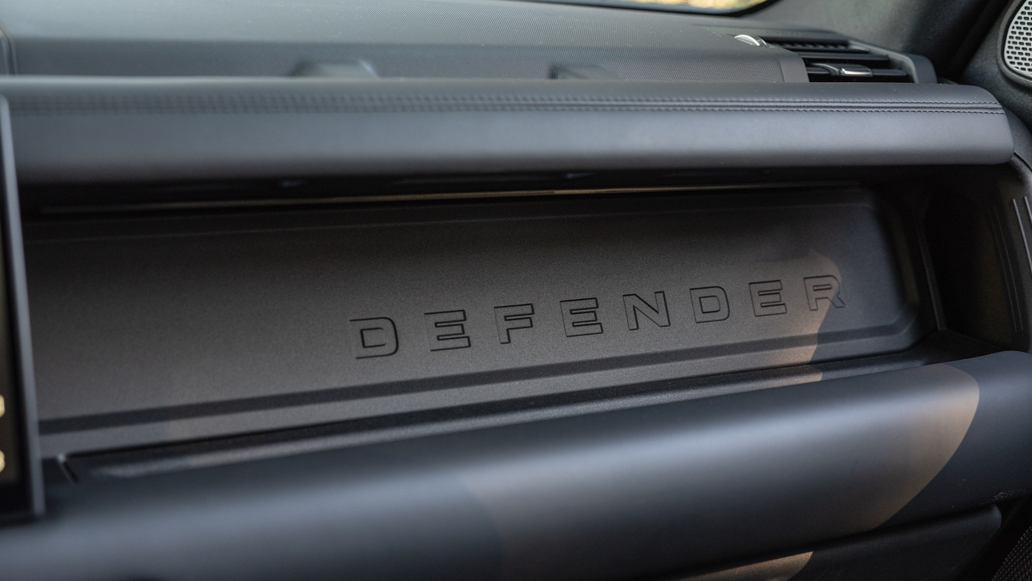 034 2025 Land Rover Defender 130 Outbound