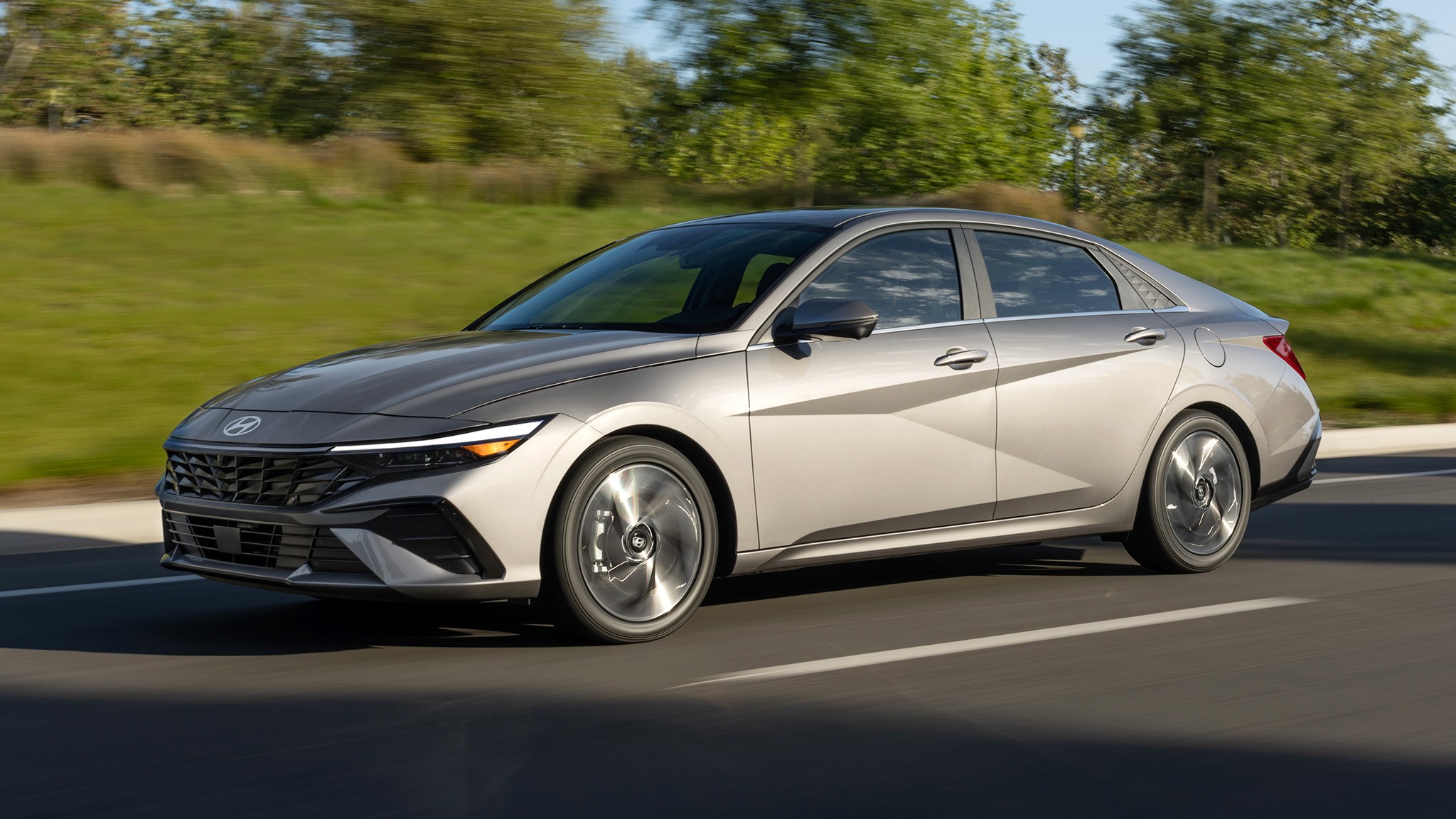 3 2025 Hyundai Elantra Hybrid front view