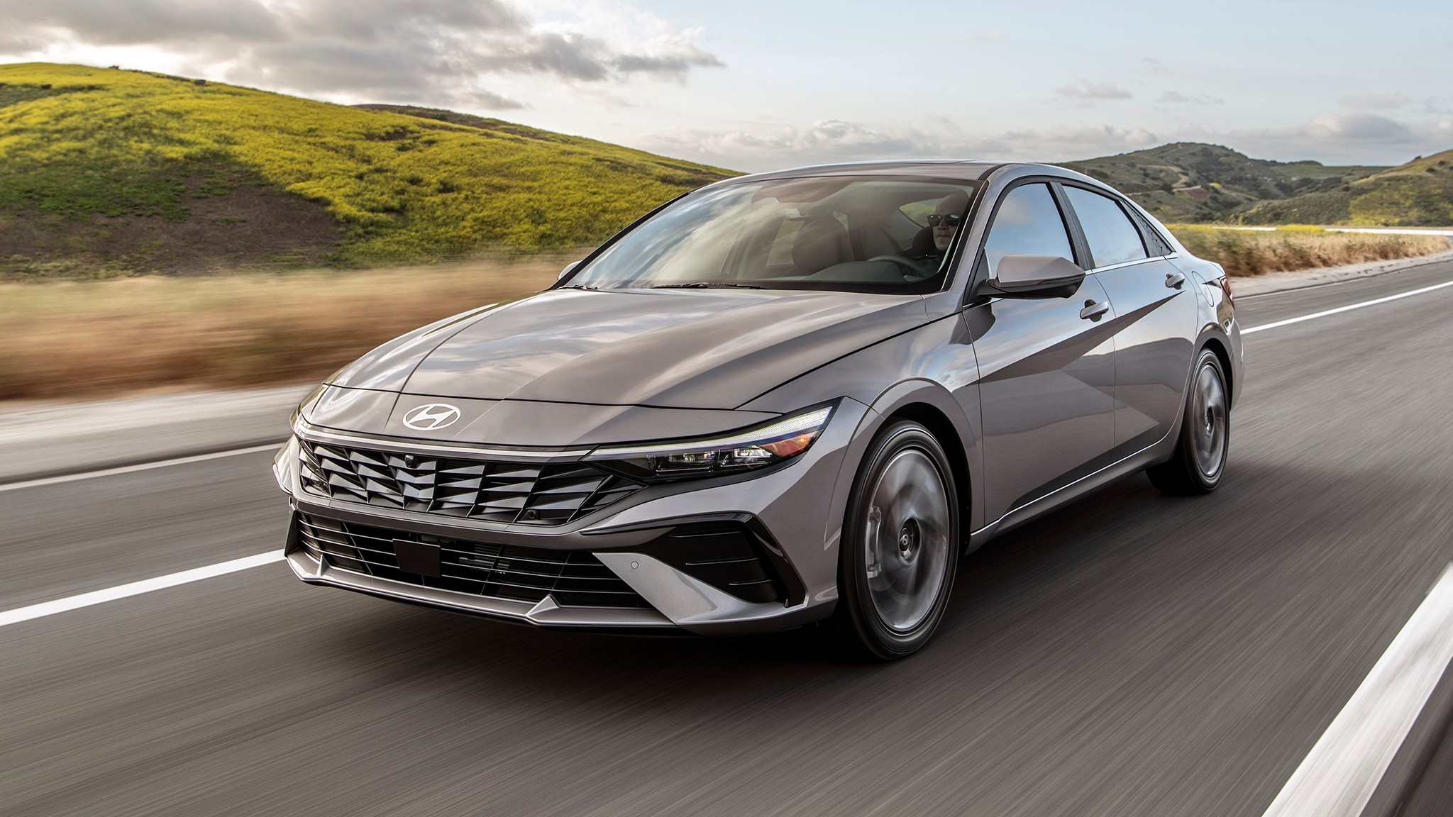  Hyundai Elantra Hybrid