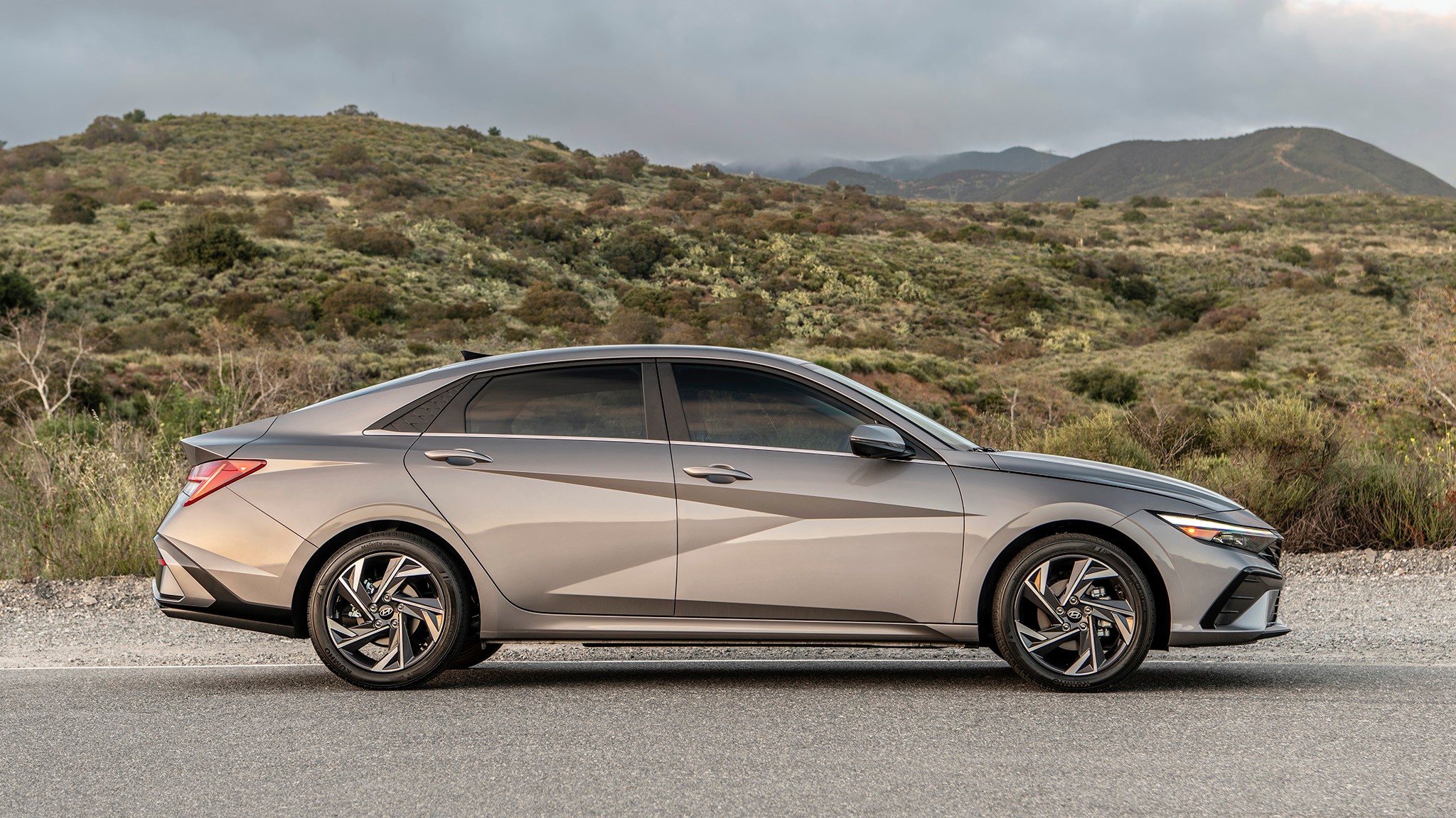 8 2025 Hyundai Elantra Hybrid side view