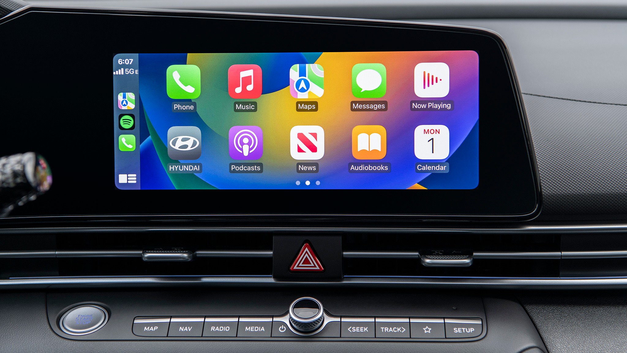 19 2025 Hyundai Elantra Hybrid interior