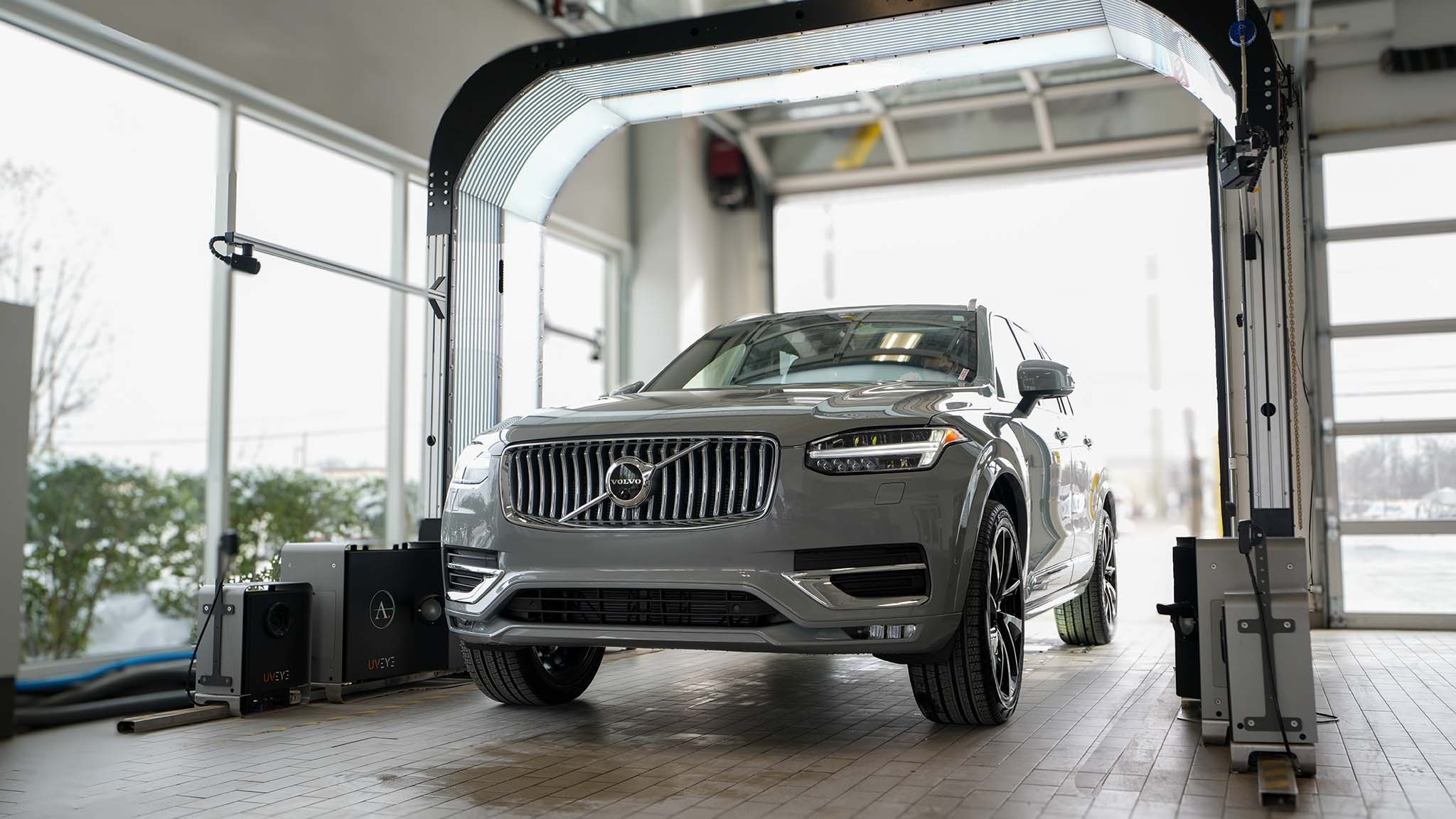 002 UVEyes automated inspection system