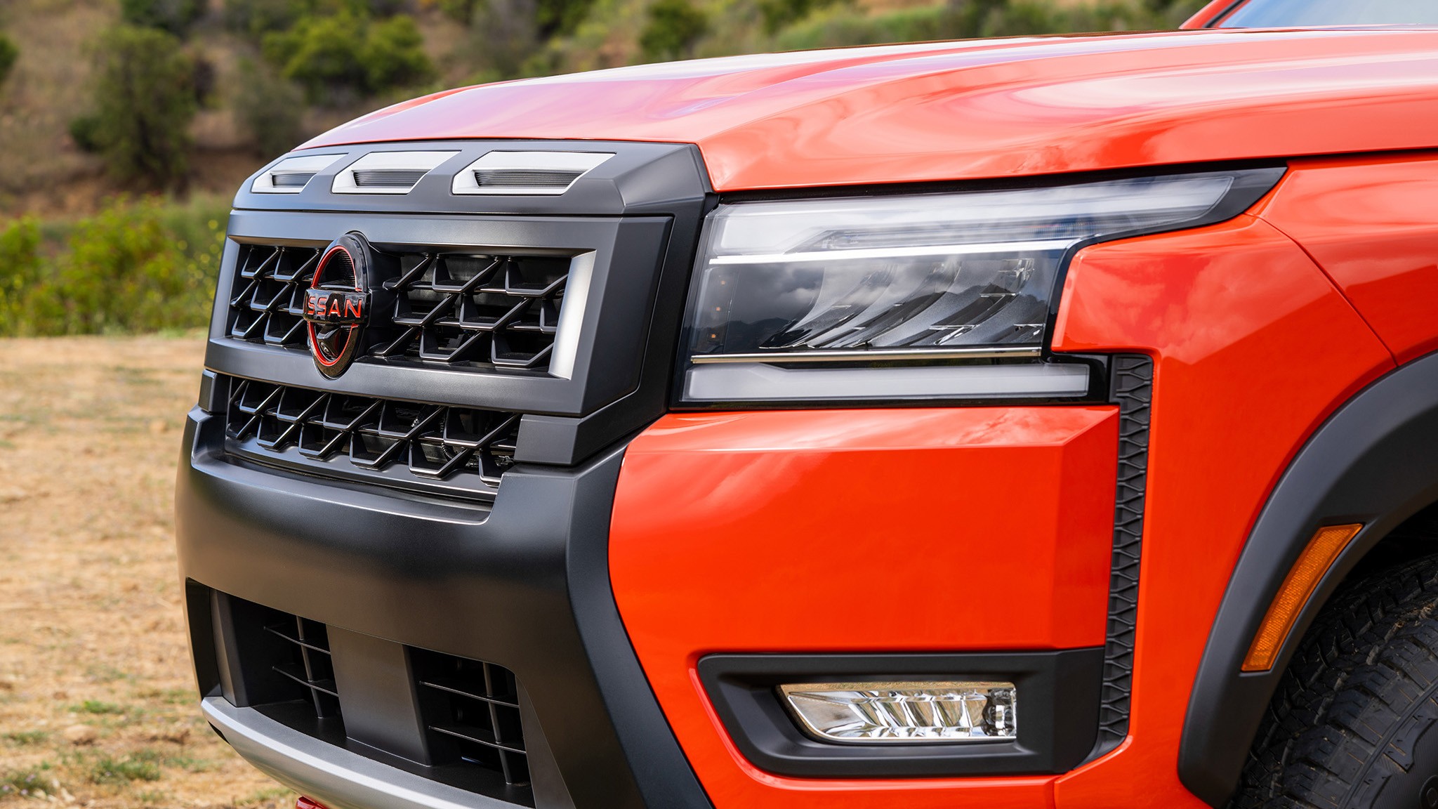 2025 Nissan Frontier   14