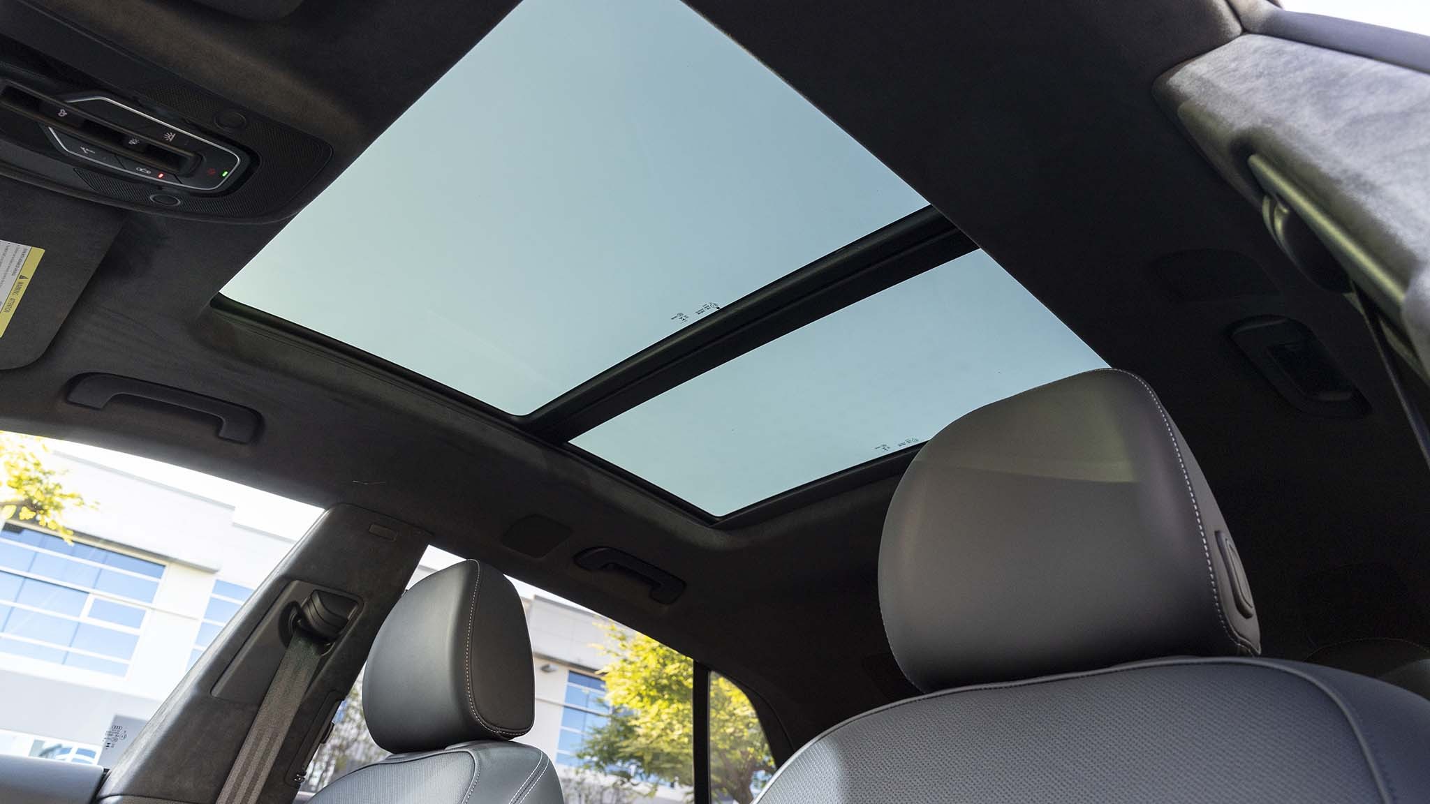 005 2025 audi Q8 sun roof