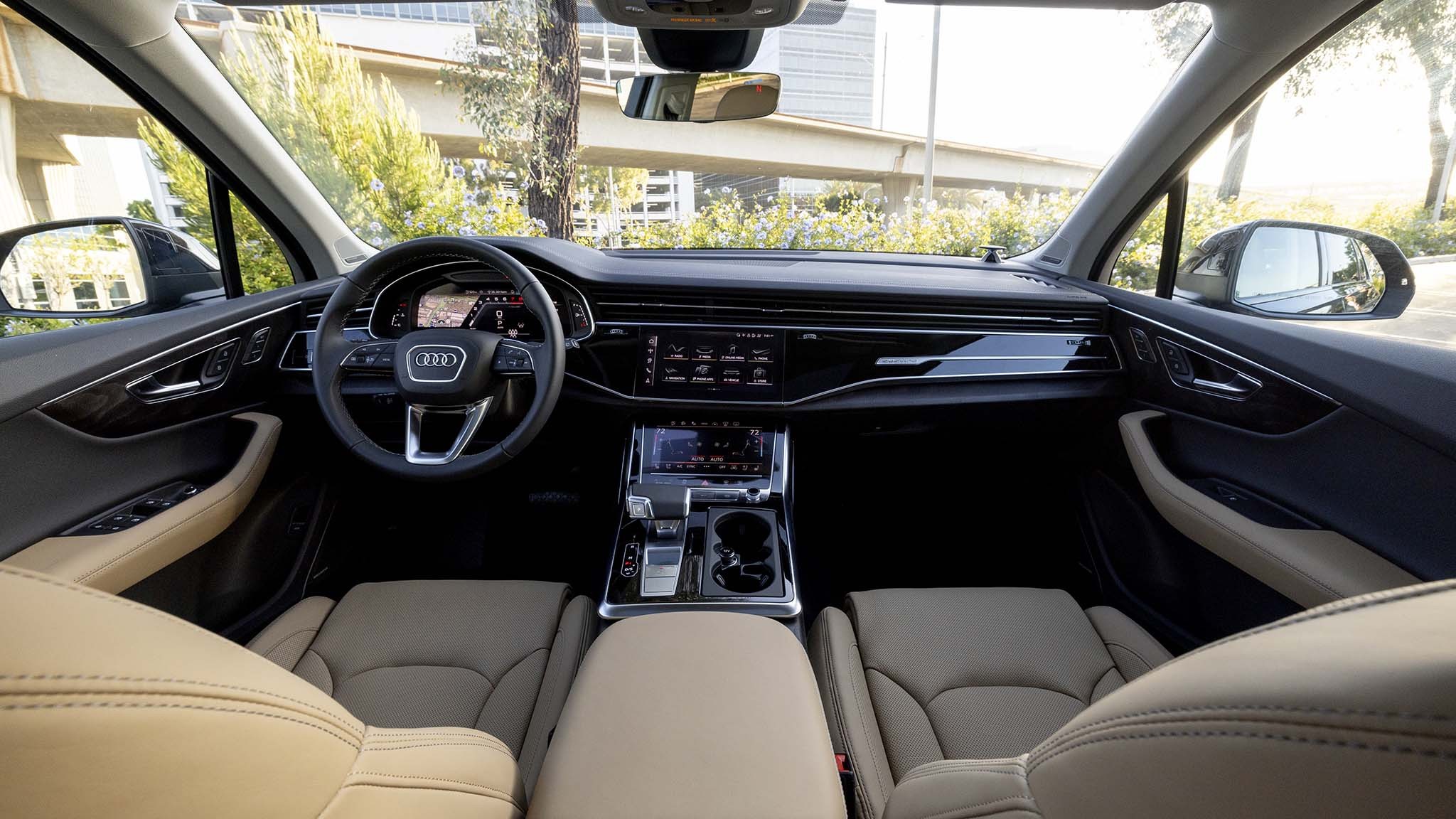 013 2025 audi Q7 interior