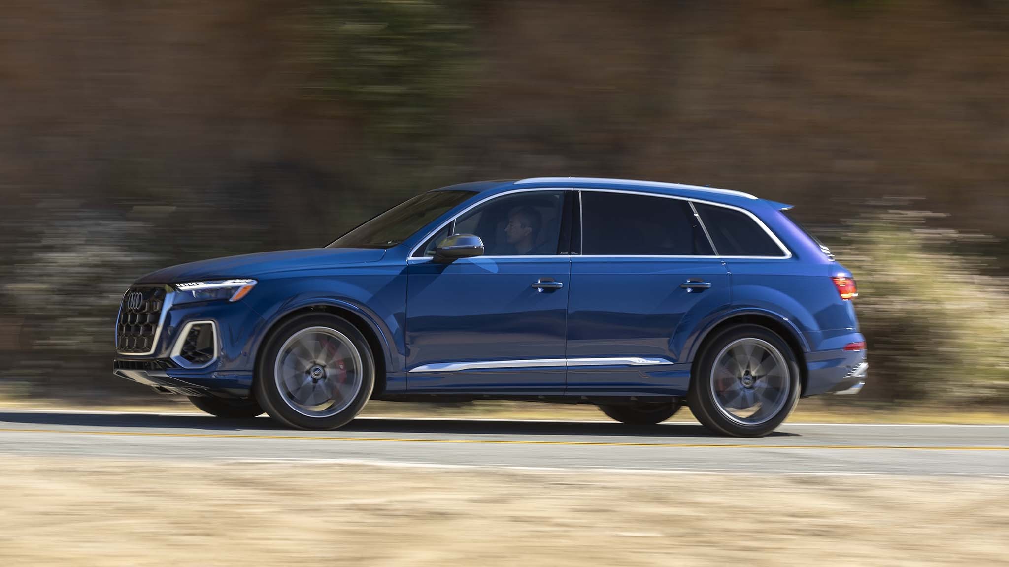 021 2025 audi SQ7 side profile