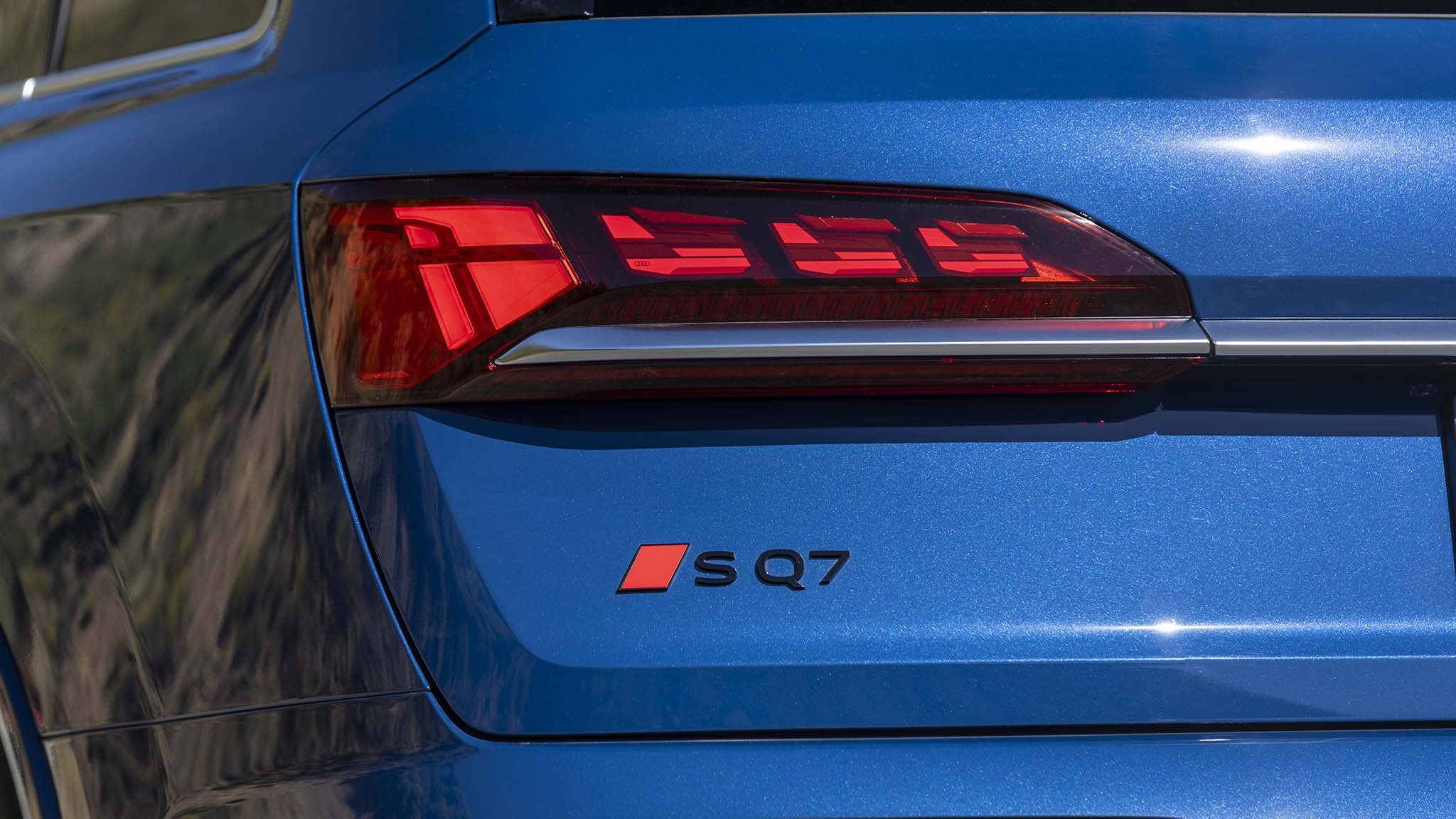 023 2025 audi SQ7 tailight