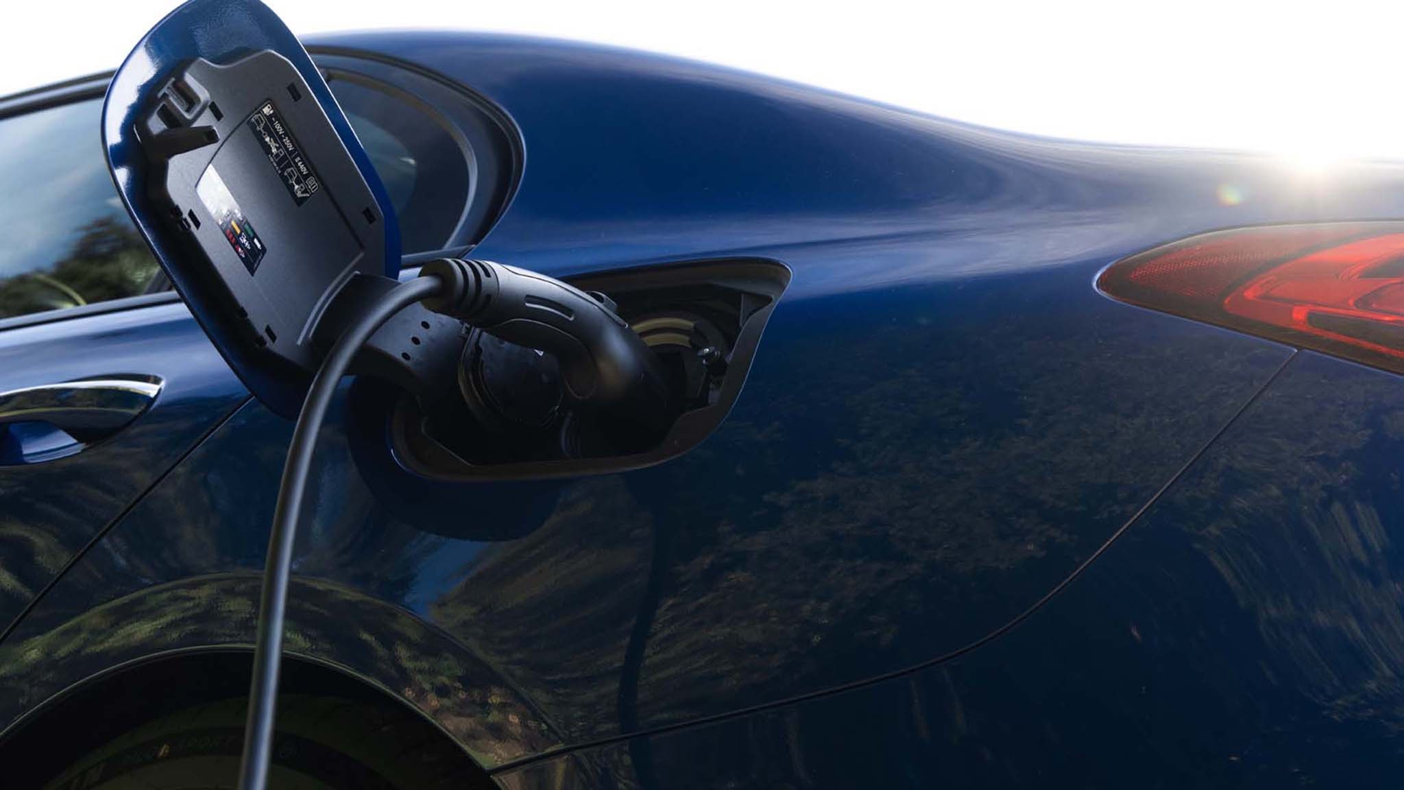 013 2024 mercedes amg c63 s e performance