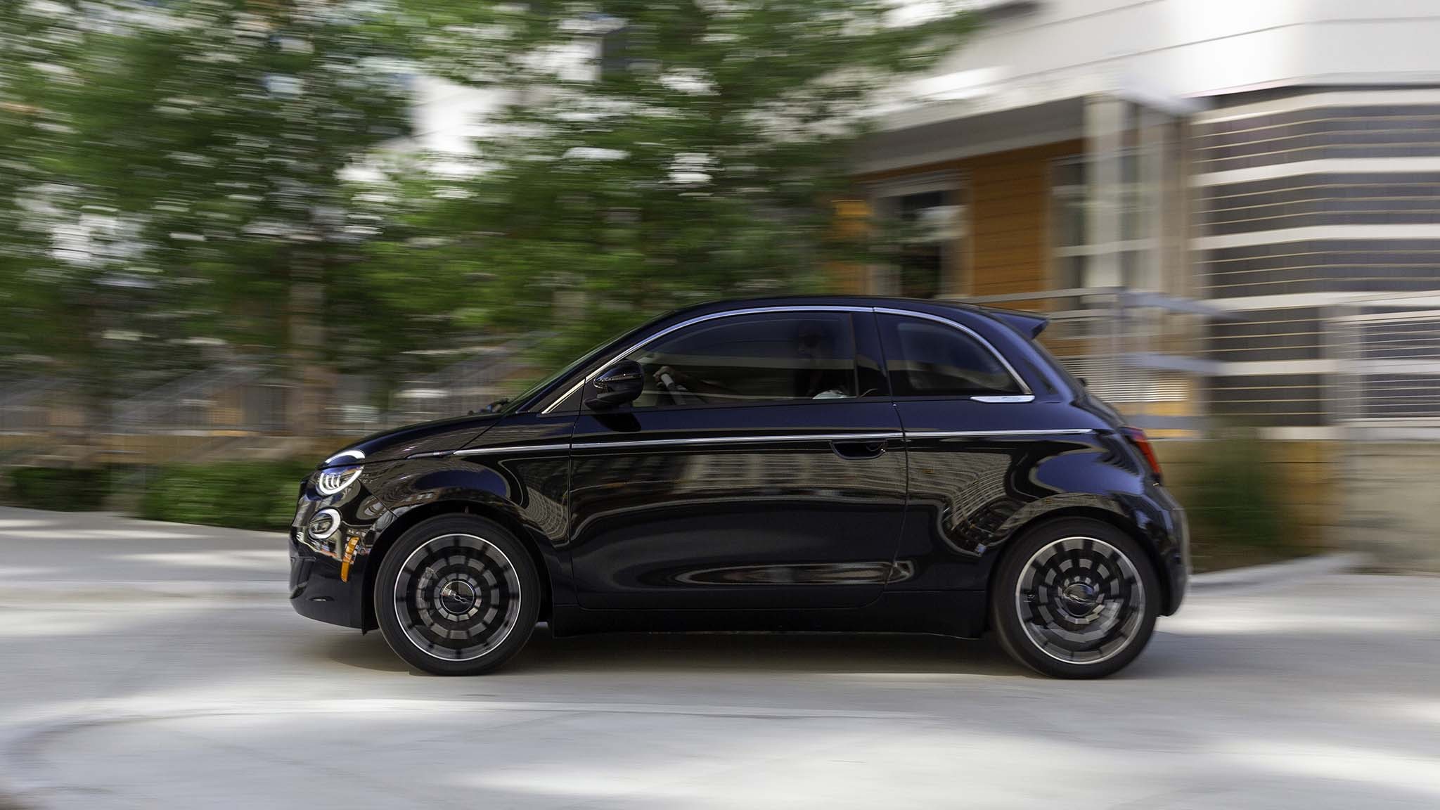 005 2024 Fiat 500e La Prima side profile