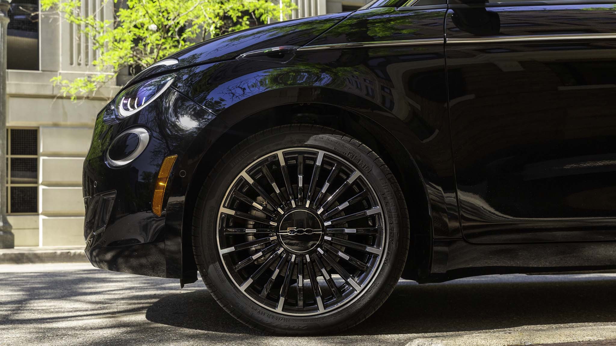 021 2024 Fiat 500e La Prima wheel