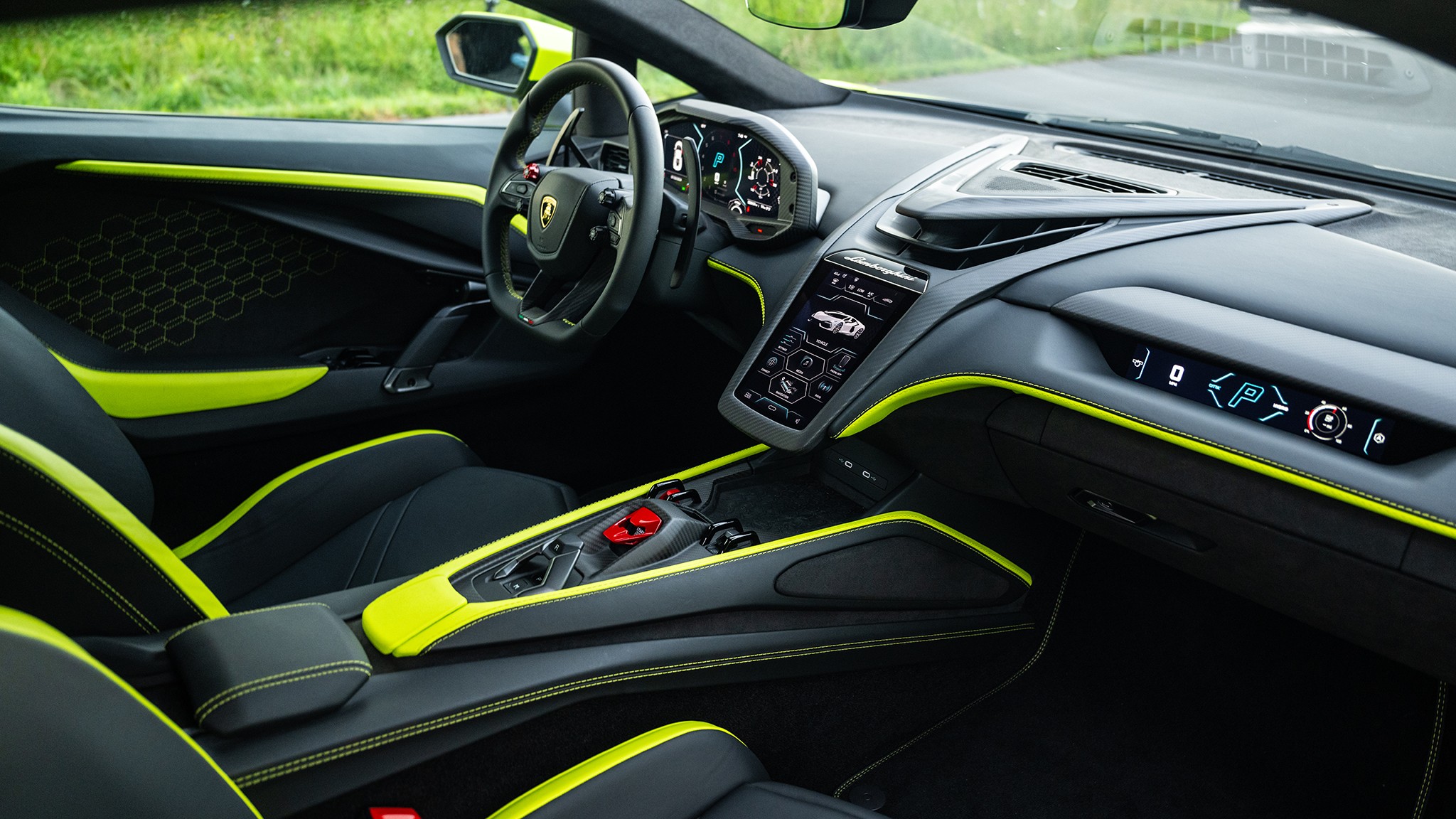 004 2024 lamborghini revuelto