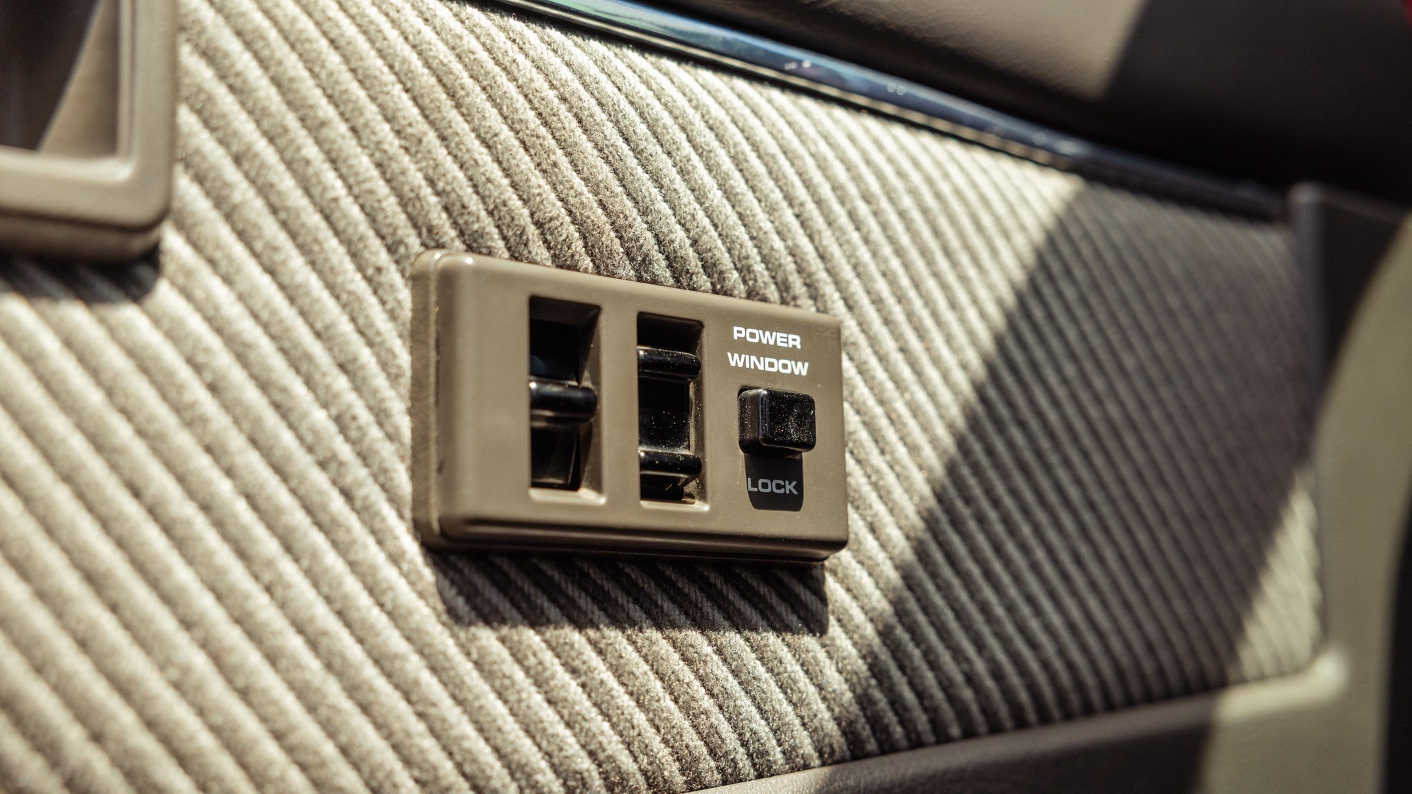 037 Nissan Hardbody Vintage Truck Drive