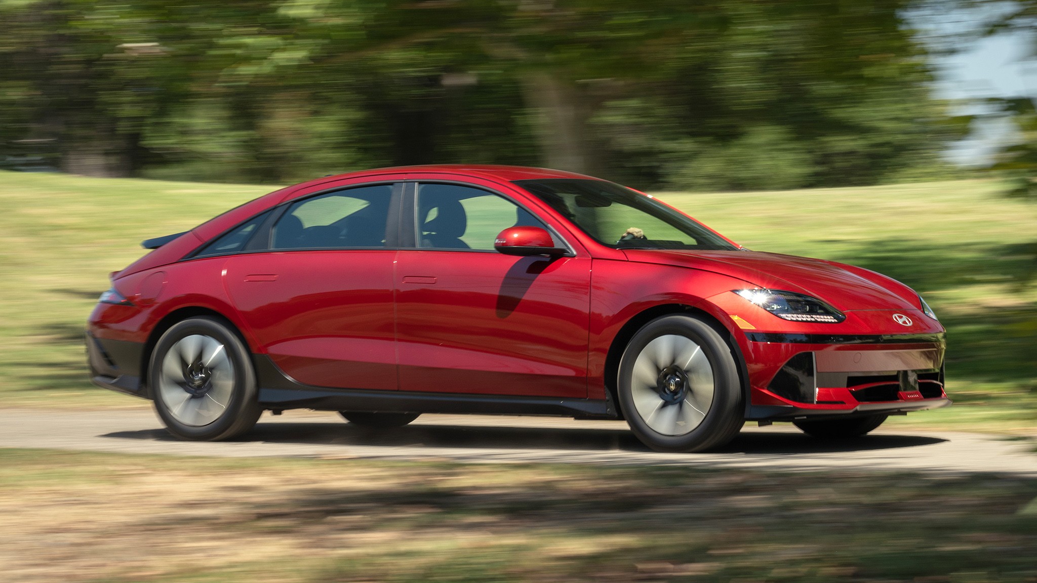 020 2025 Hyundai Ioniq 6 SE side view