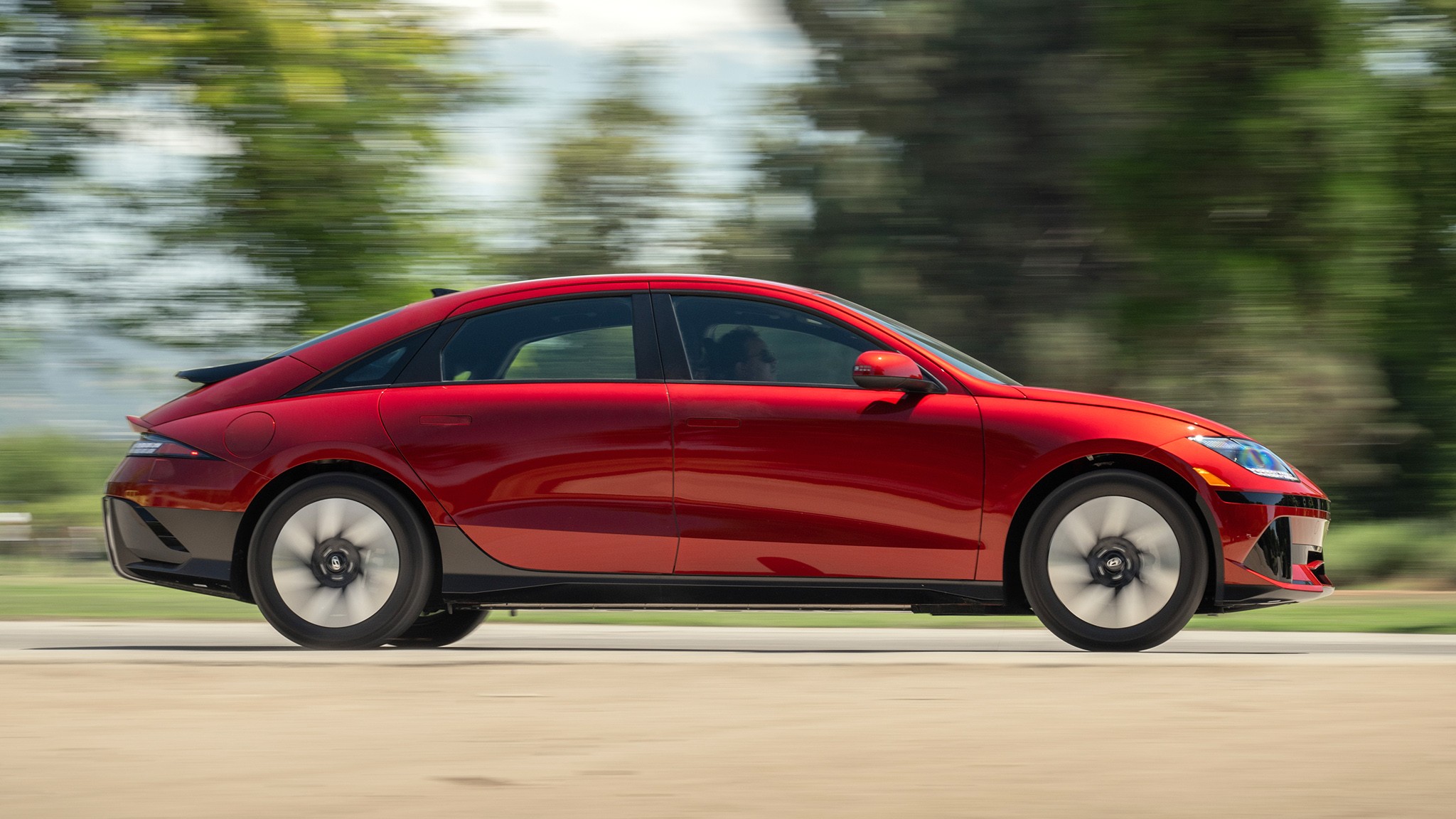 025 2025 Hyundai Ioniq 6 SE side view