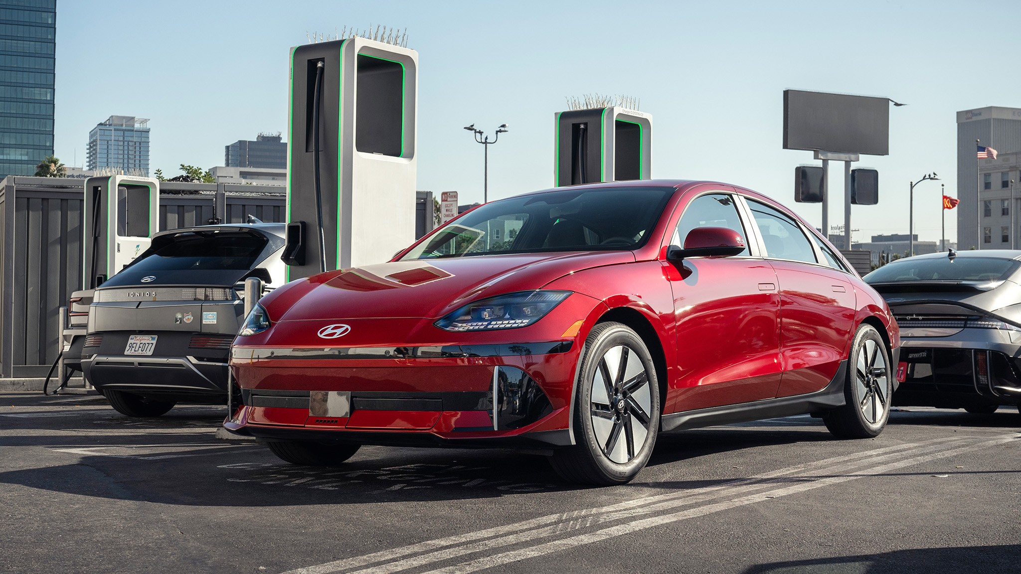 046 2025 Hyundai Ioniq 6 SE charging point