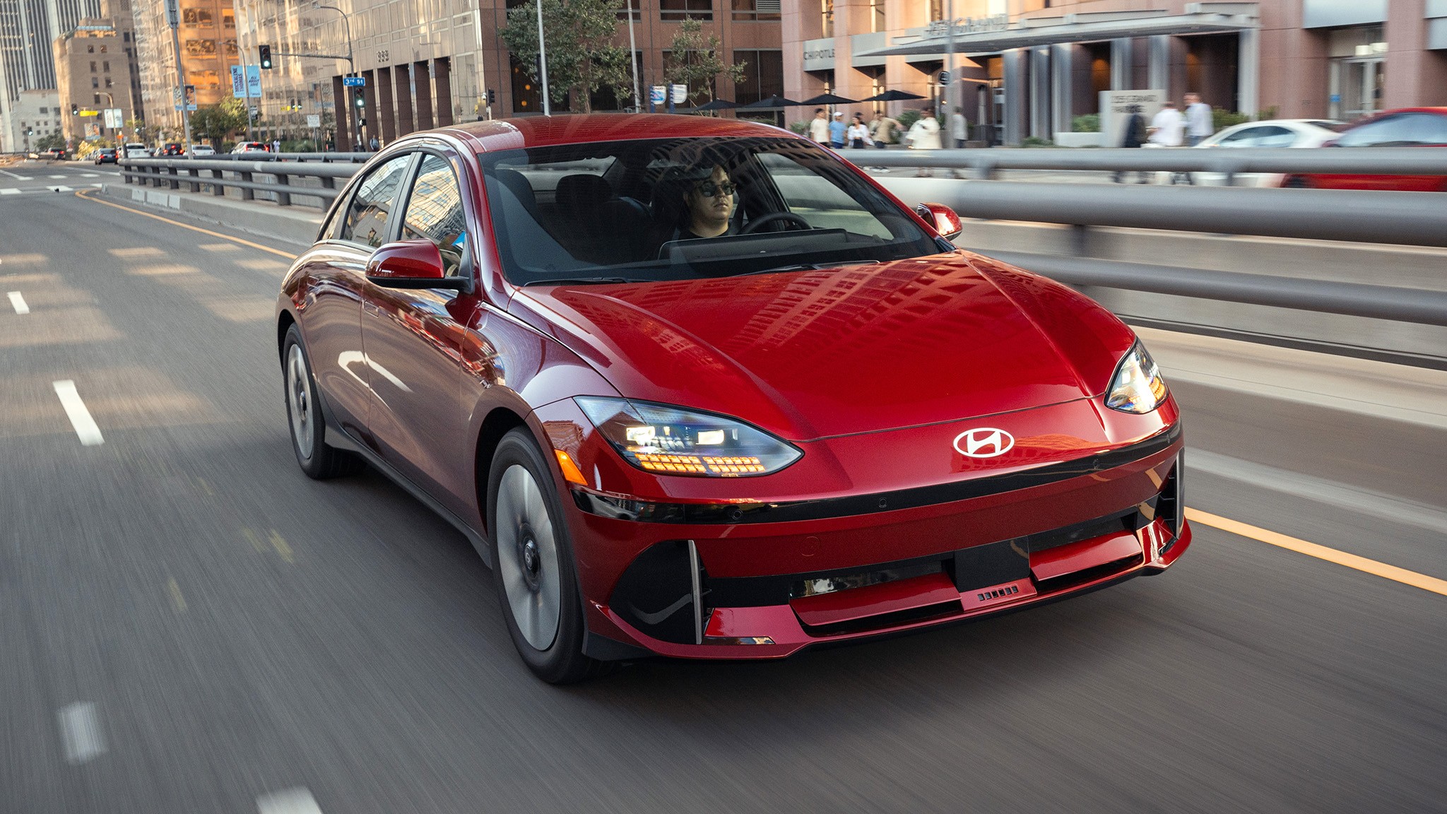 054 2025 Hyundai Ioniq 6 SE front view