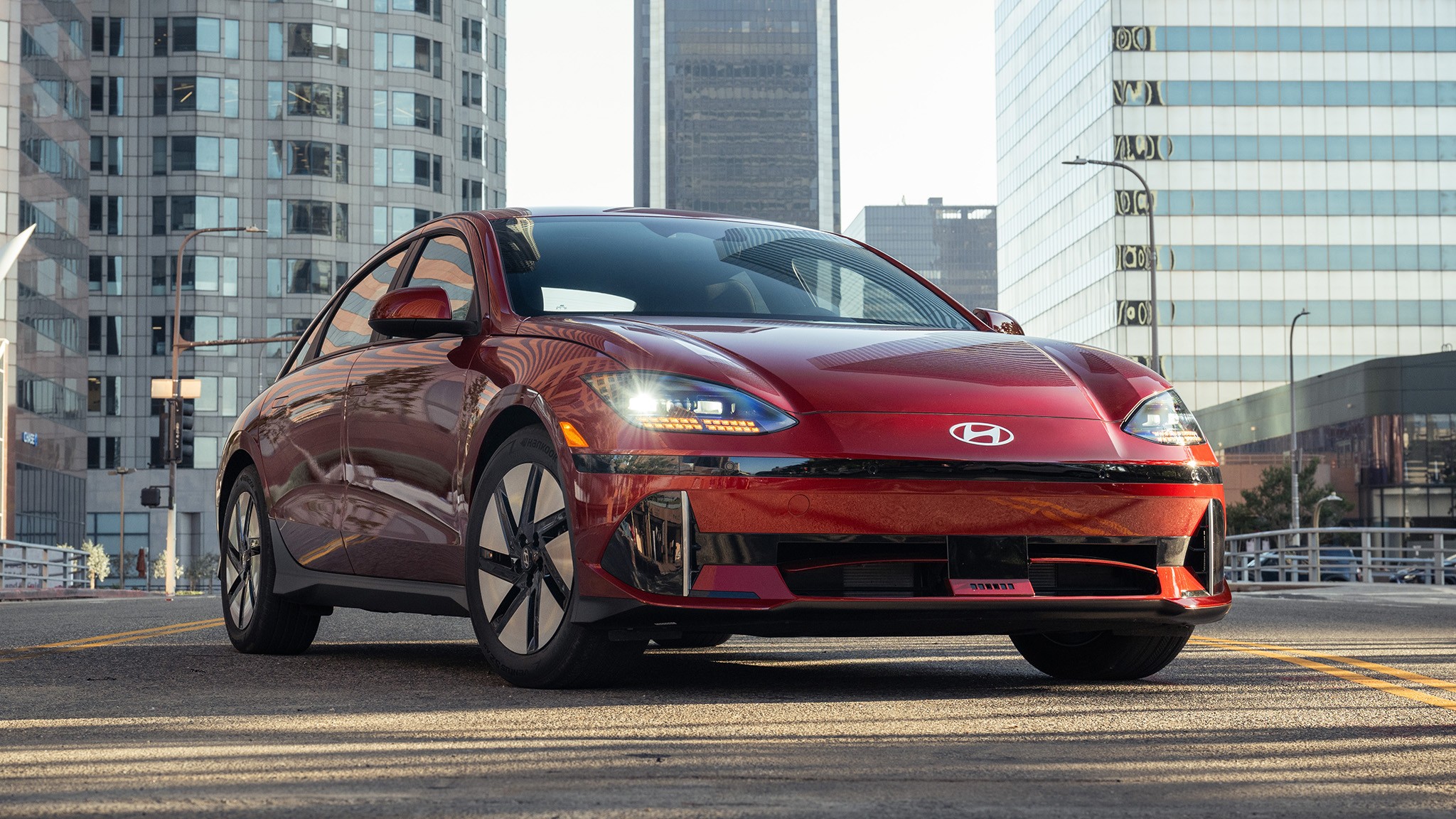 059 2025 Hyundai Ioniq 6 SE front view