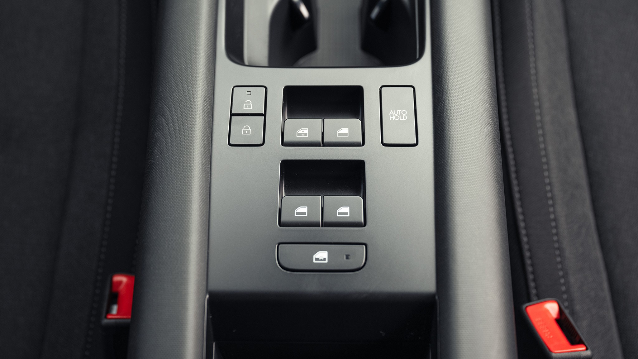 085 2025 Hyundai Ioniq 6 SE interior