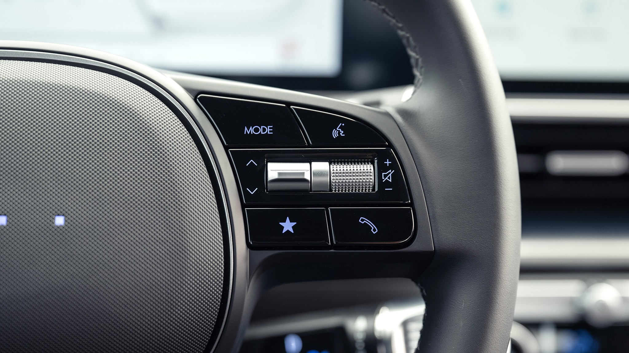 088 2025 Hyundai Ioniq 6 SE interior