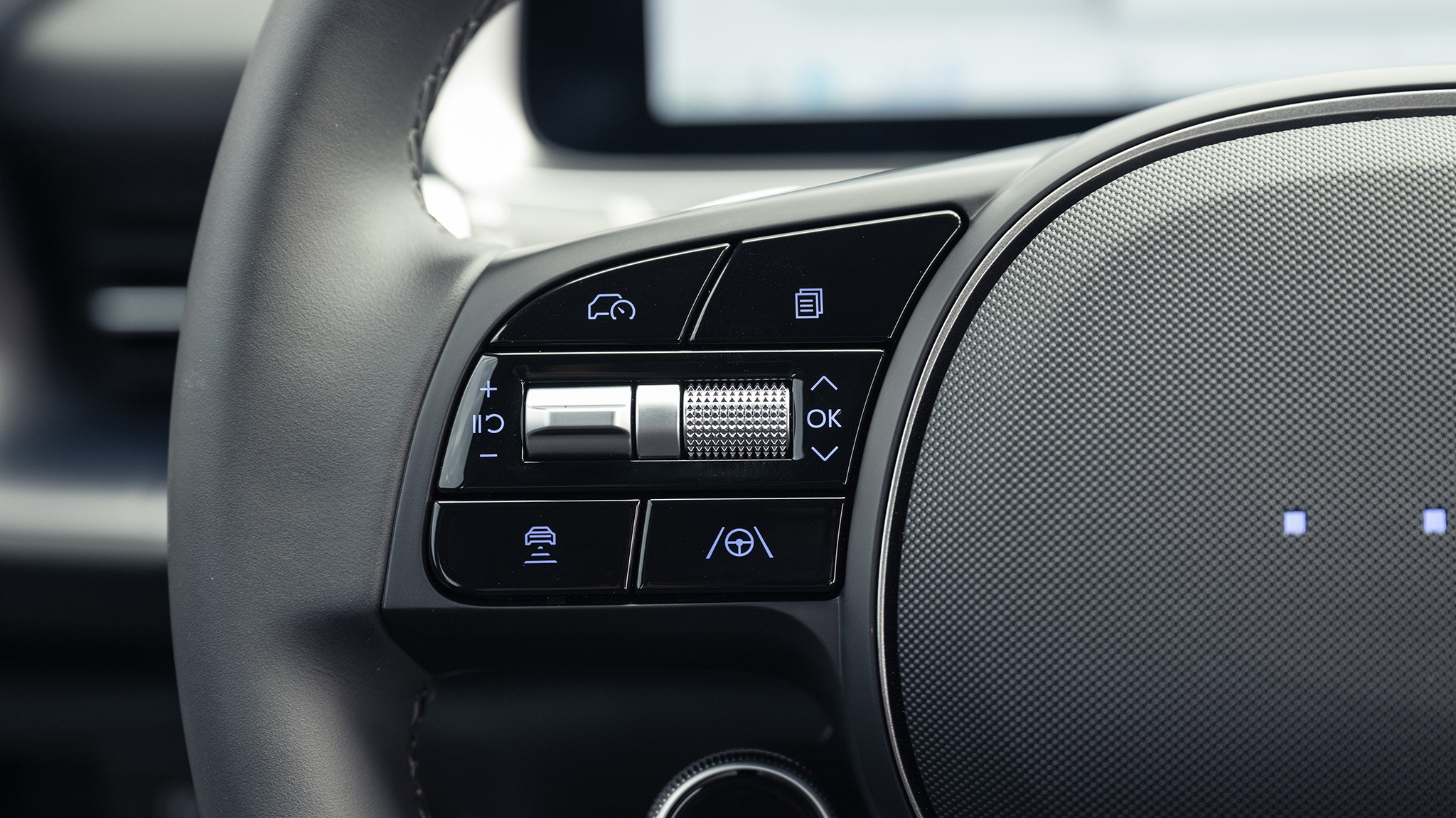 089 2025 Hyundai Ioniq 6 SE interior