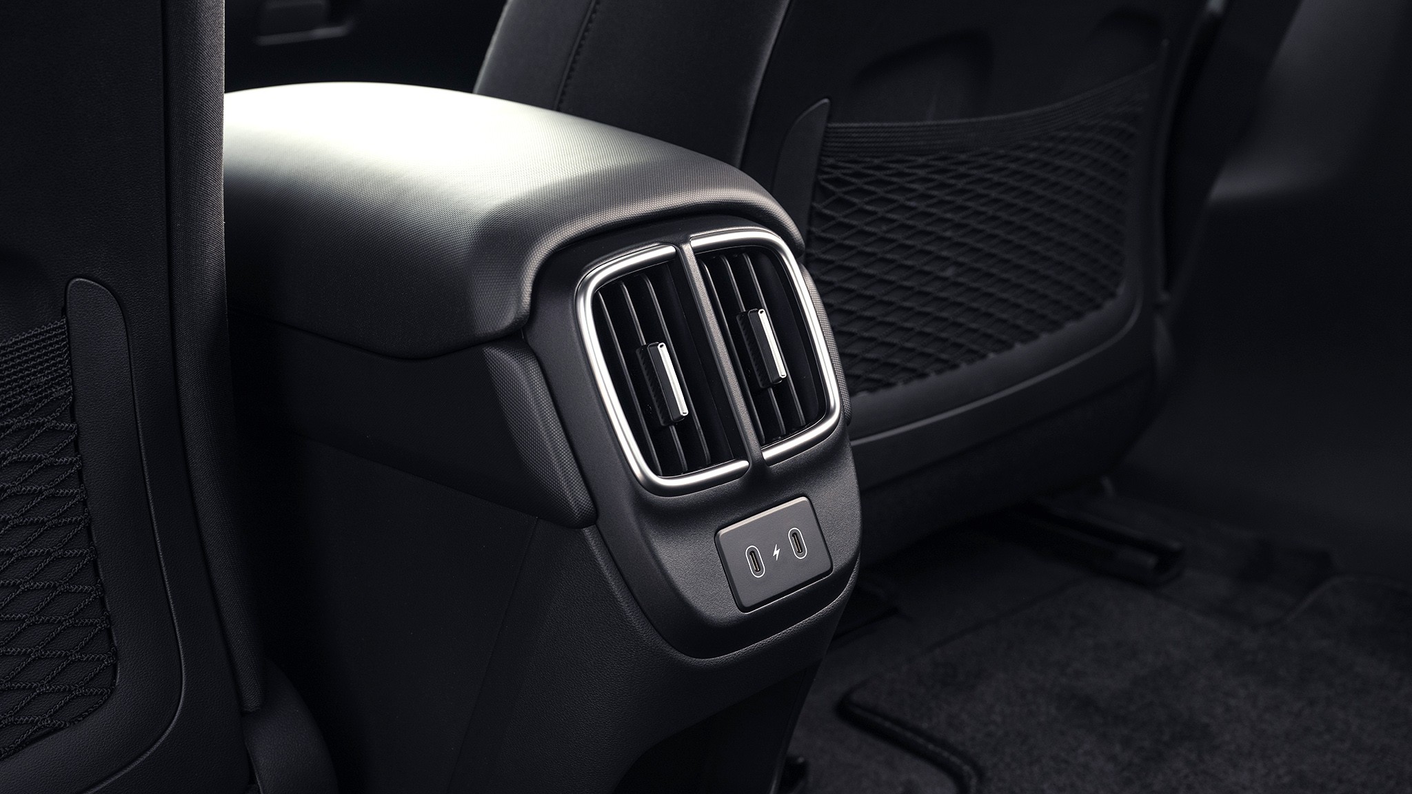 091 2025 Hyundai Ioniq 6 SE interior