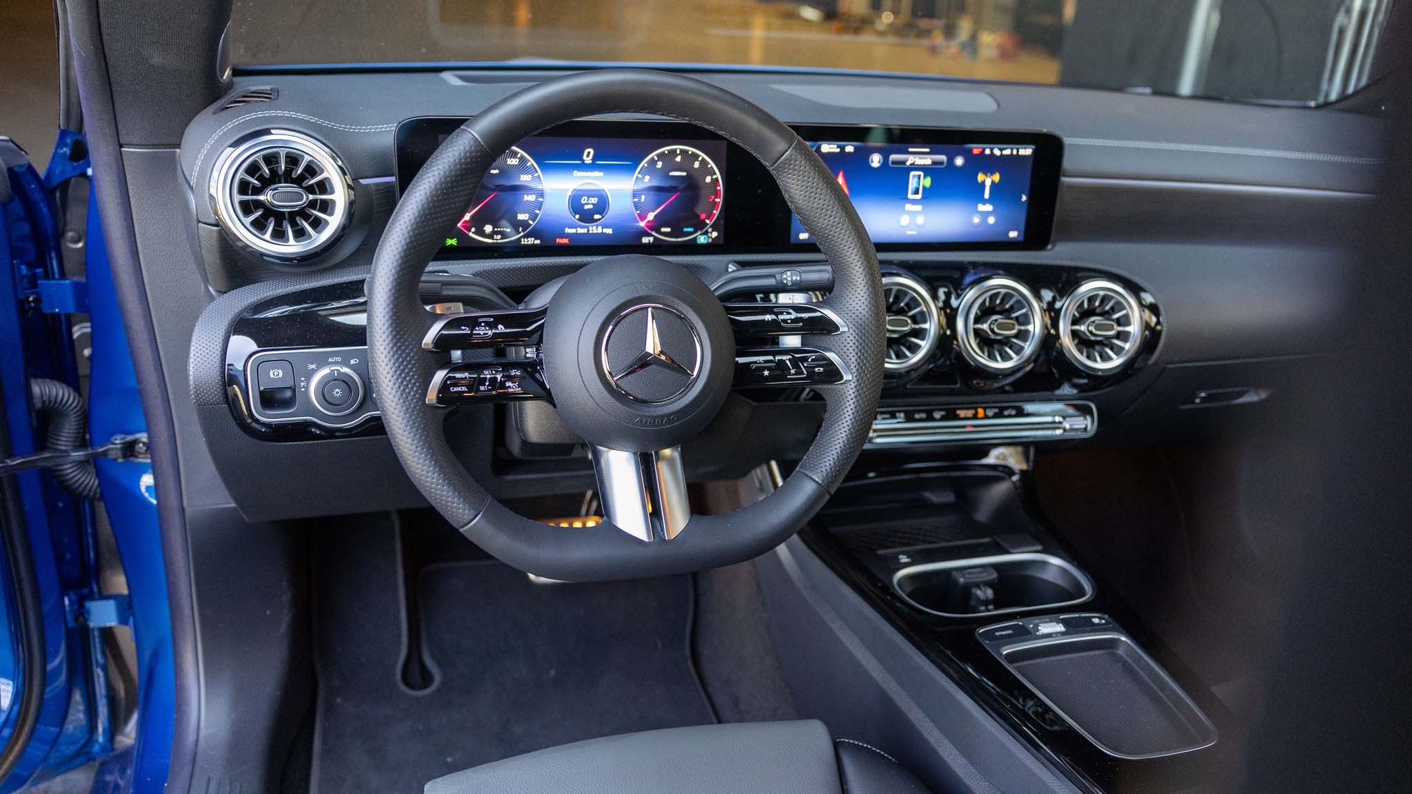 007 2024 Mercedes Benz CLA250 interior