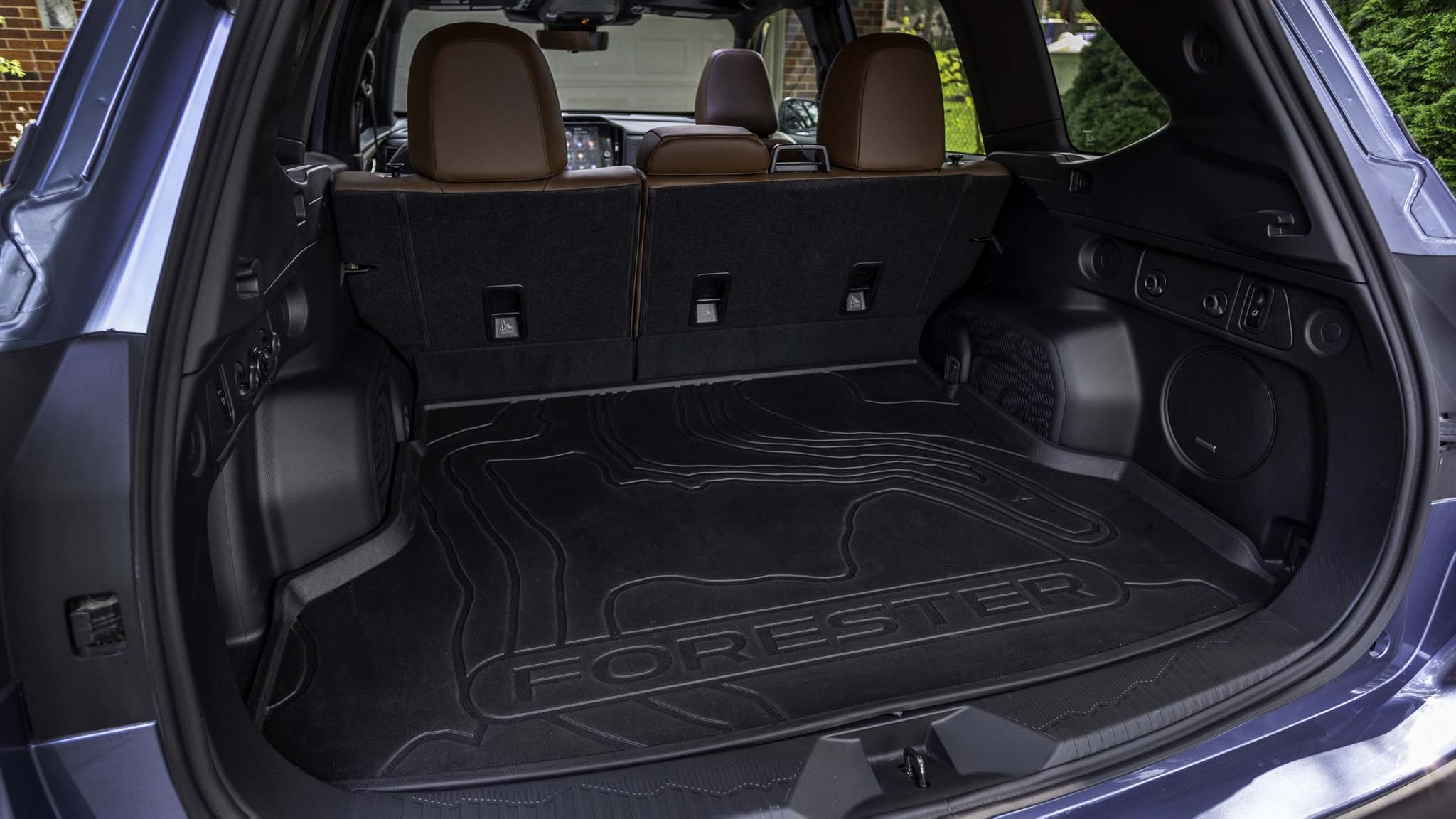 025 2025 Subaru Forester Touring trunk