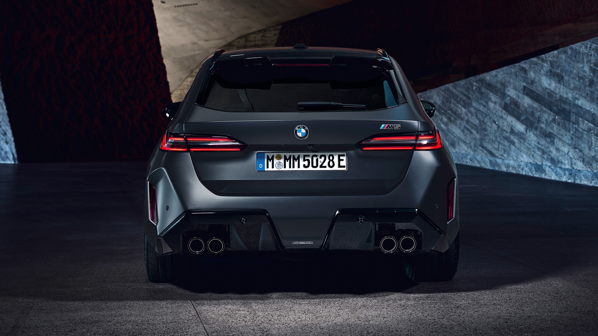 2025 BMW M5 Touring reveal 1