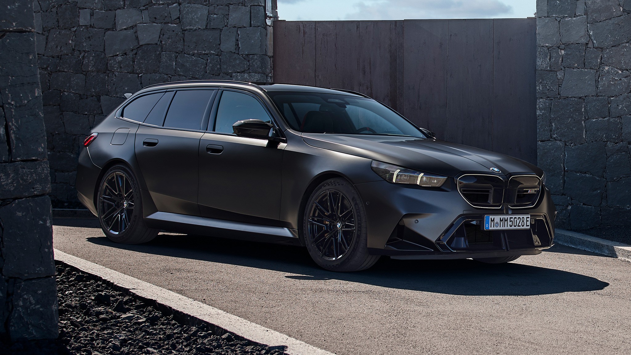 2025 BMW M5 Touring reveal 10
