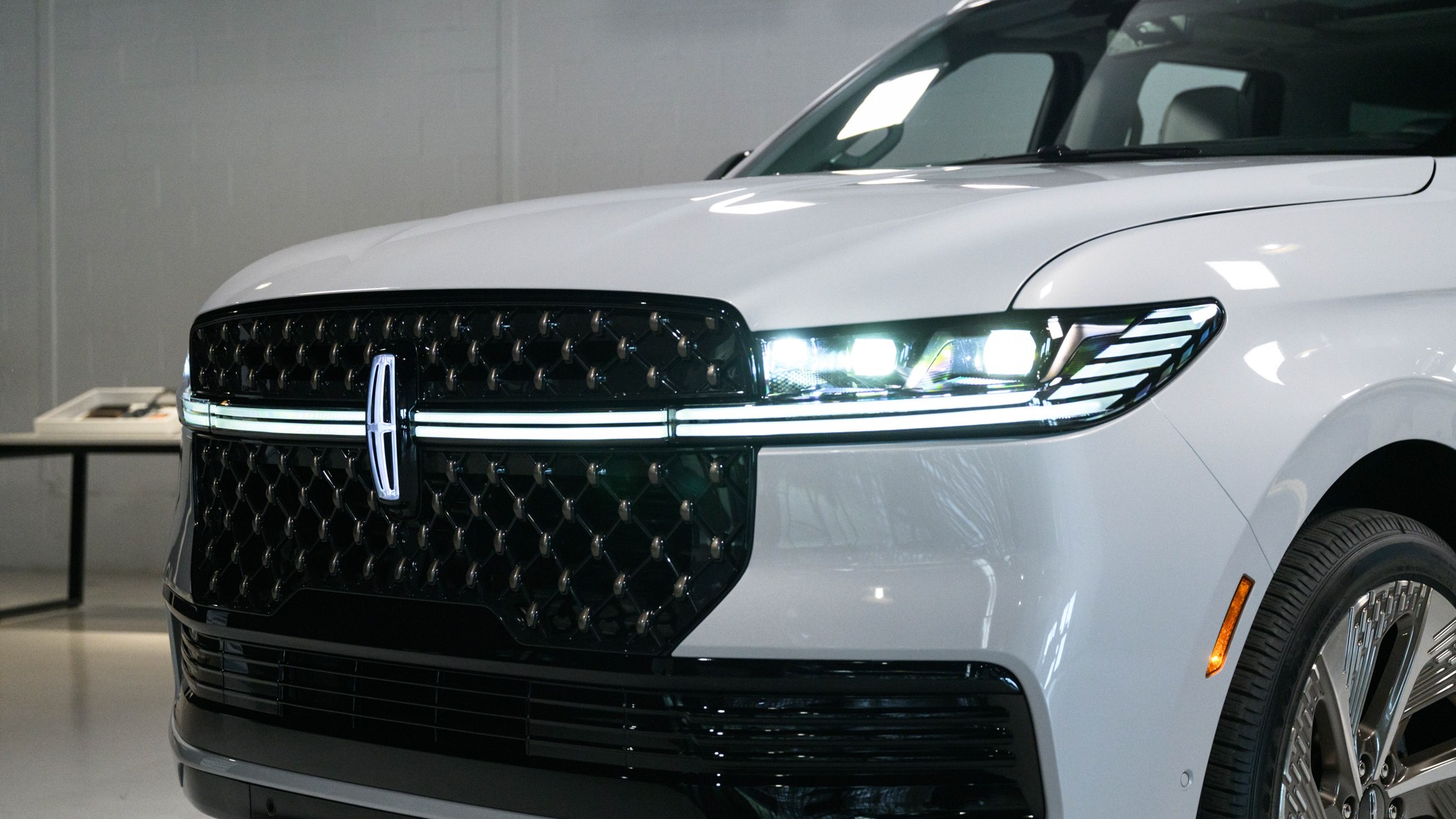 011 2025 Lincoln Navigator