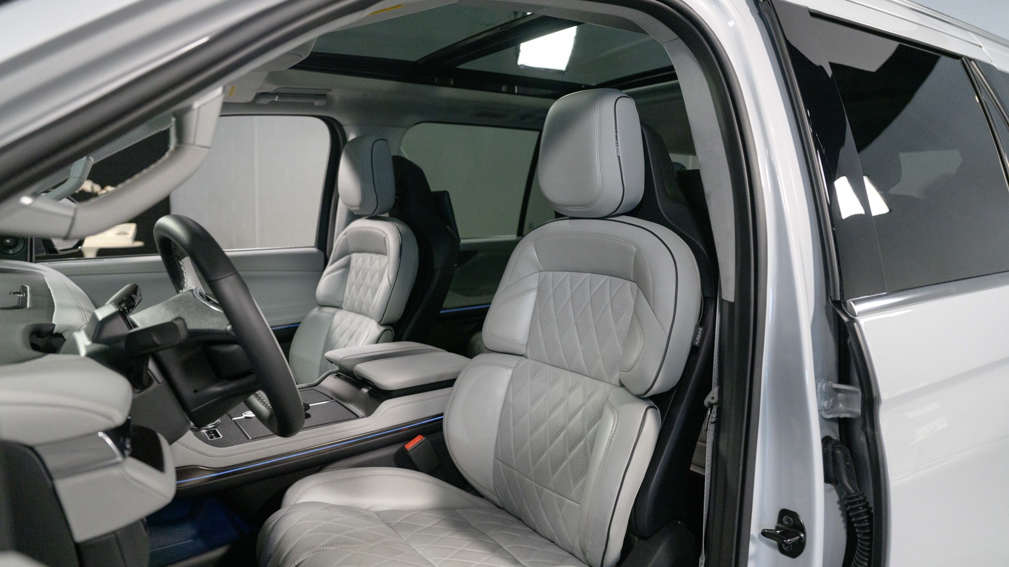 024 2025 Lincoln Navigator driver seat