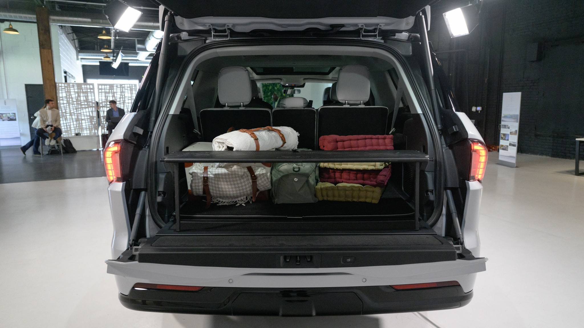 026 2025 Lincoln Navigator trunk