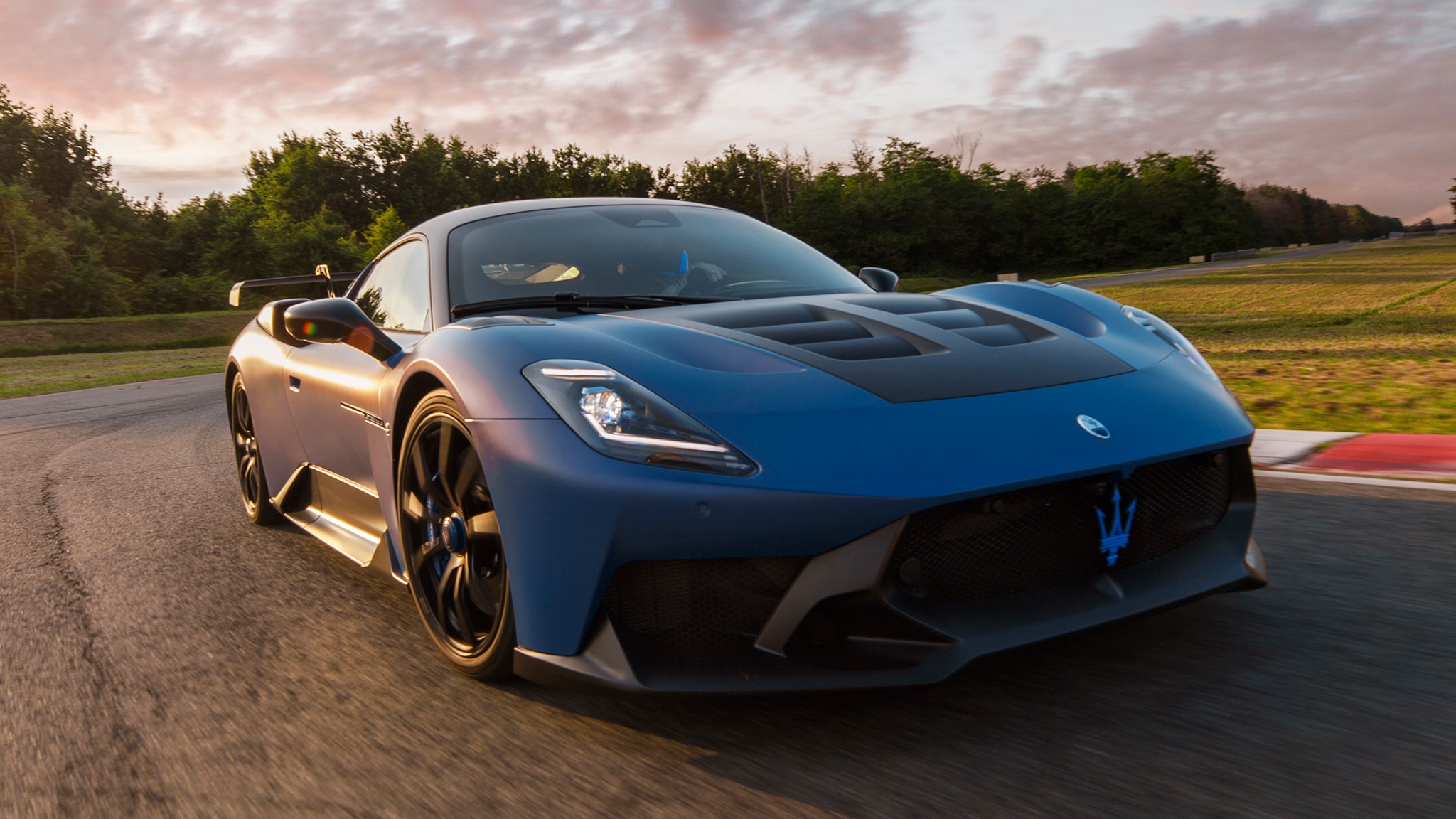 15 Maserati GT2 Stradale