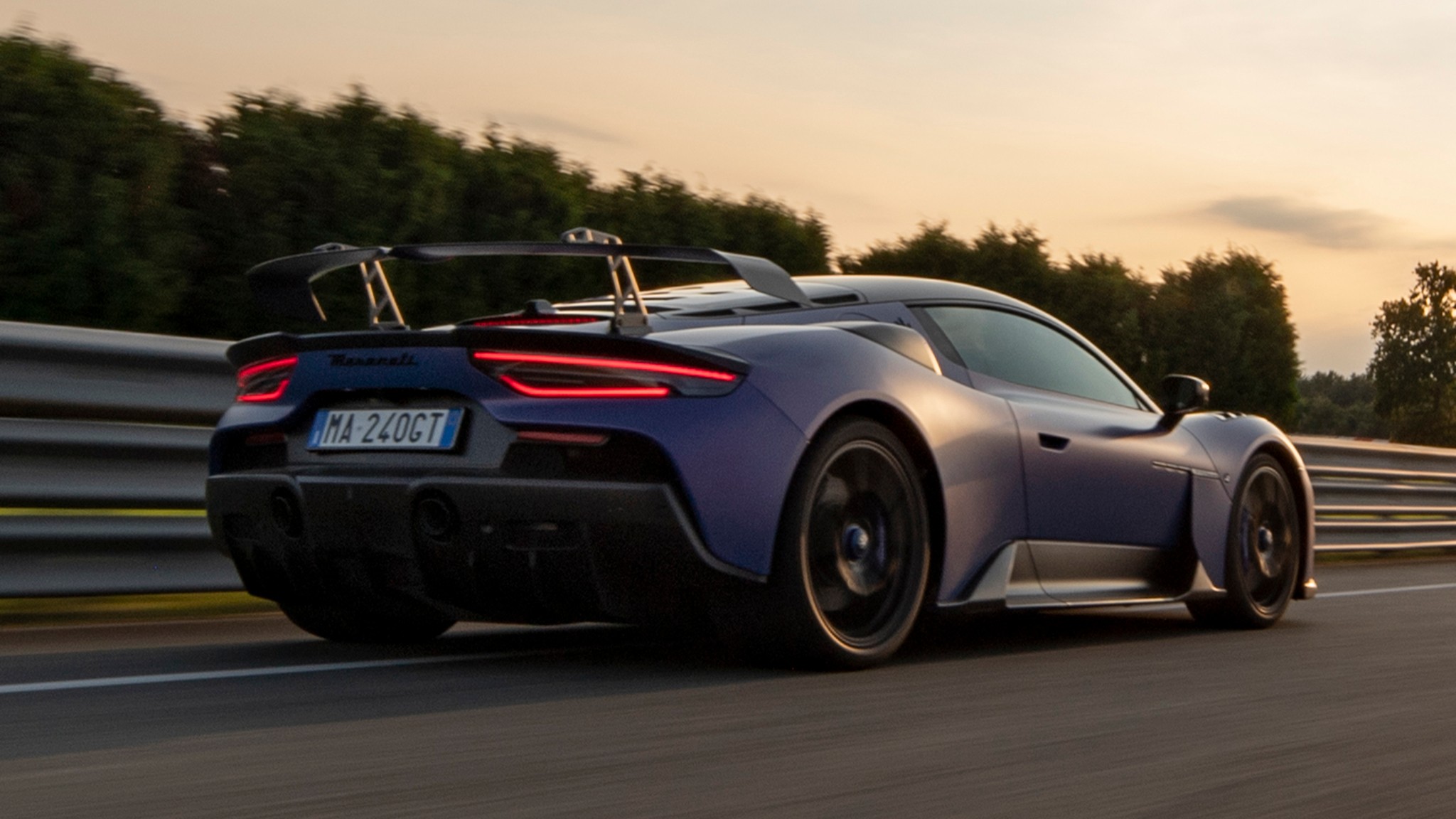 16 Maserati GT2 Stradale