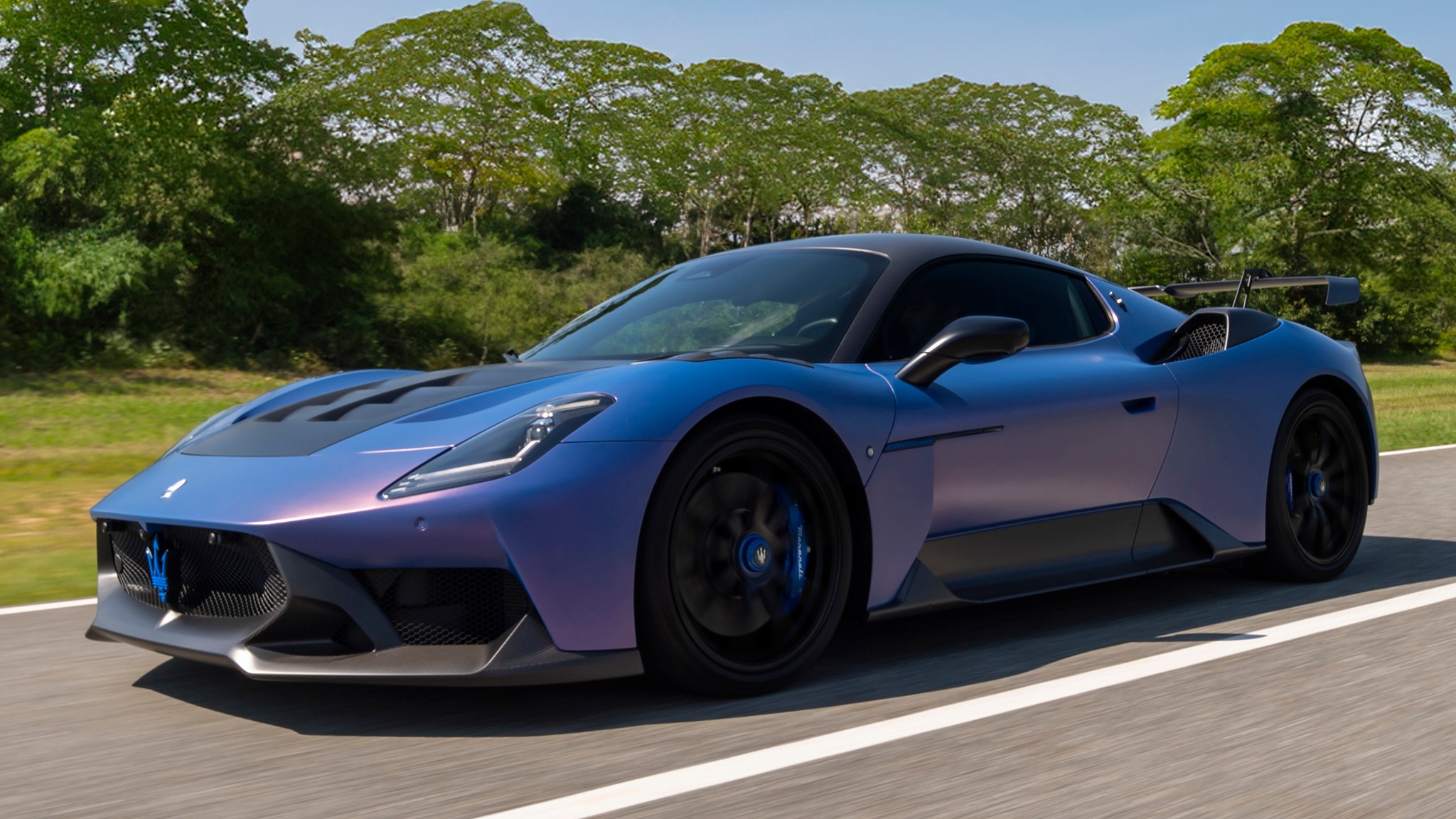 24 Maserati GT2 Stradale