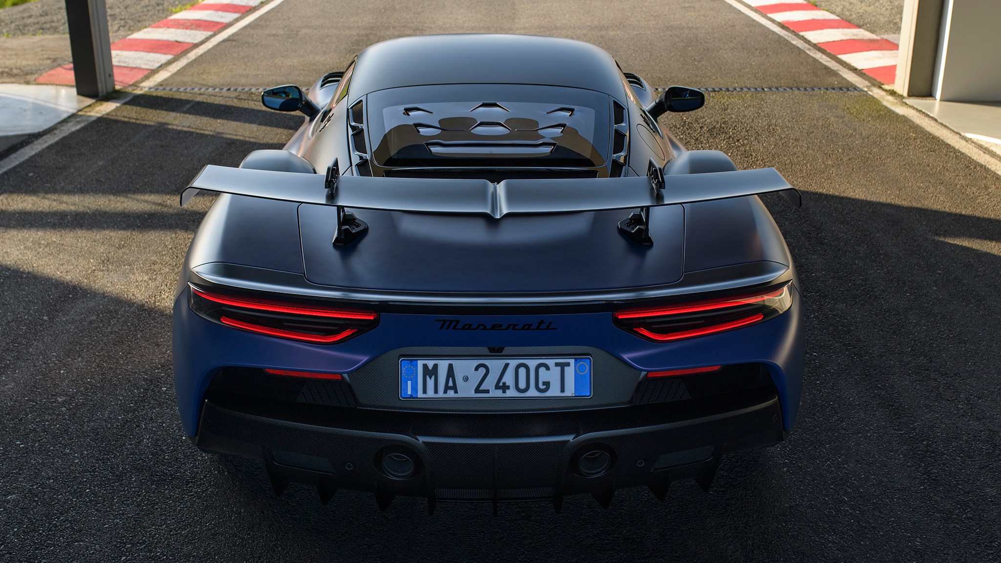 29 Maserati GT2 Stradale