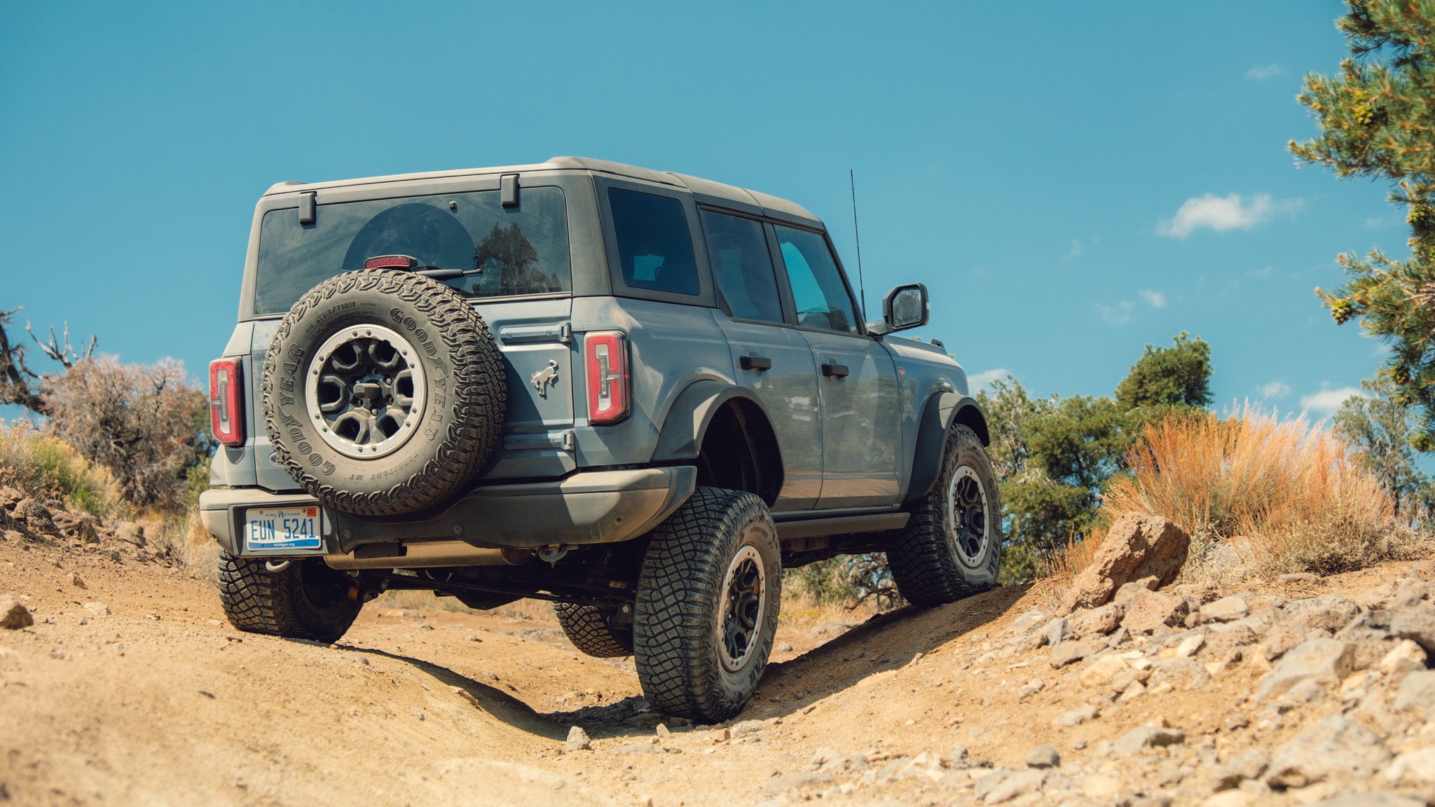 016 OffRoad SUV Comparo LandCruiser Wrangler Bronco