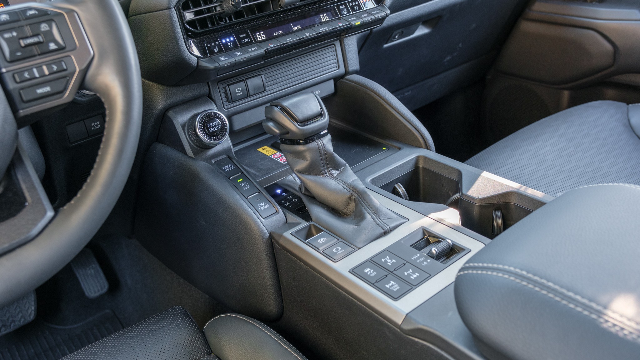 052 OffRoad SUV Comparo LandCruiser Wrangler Bronco