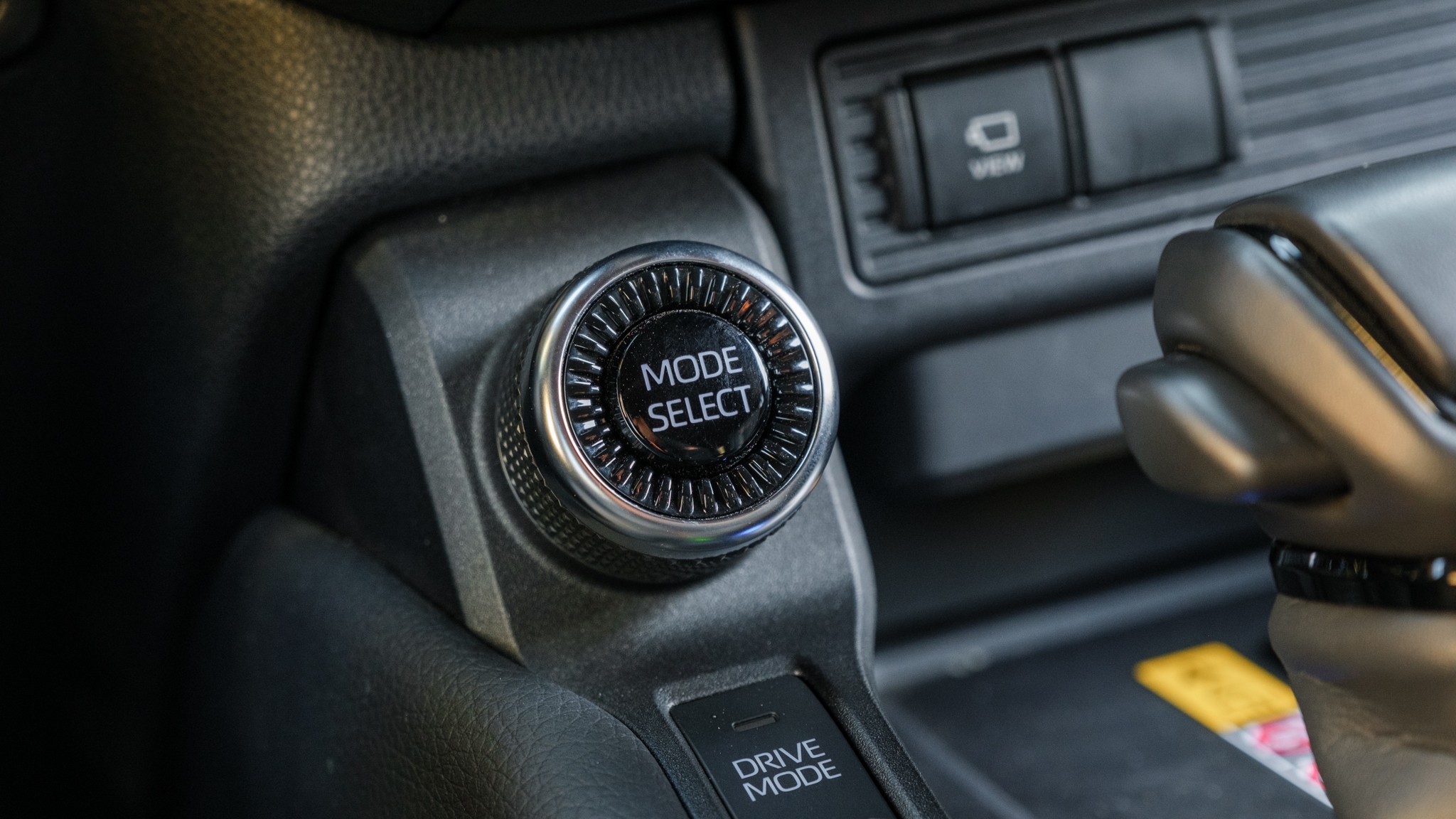 053 OffRoad SUV Comparo LandCruiser Wrangler Bronco