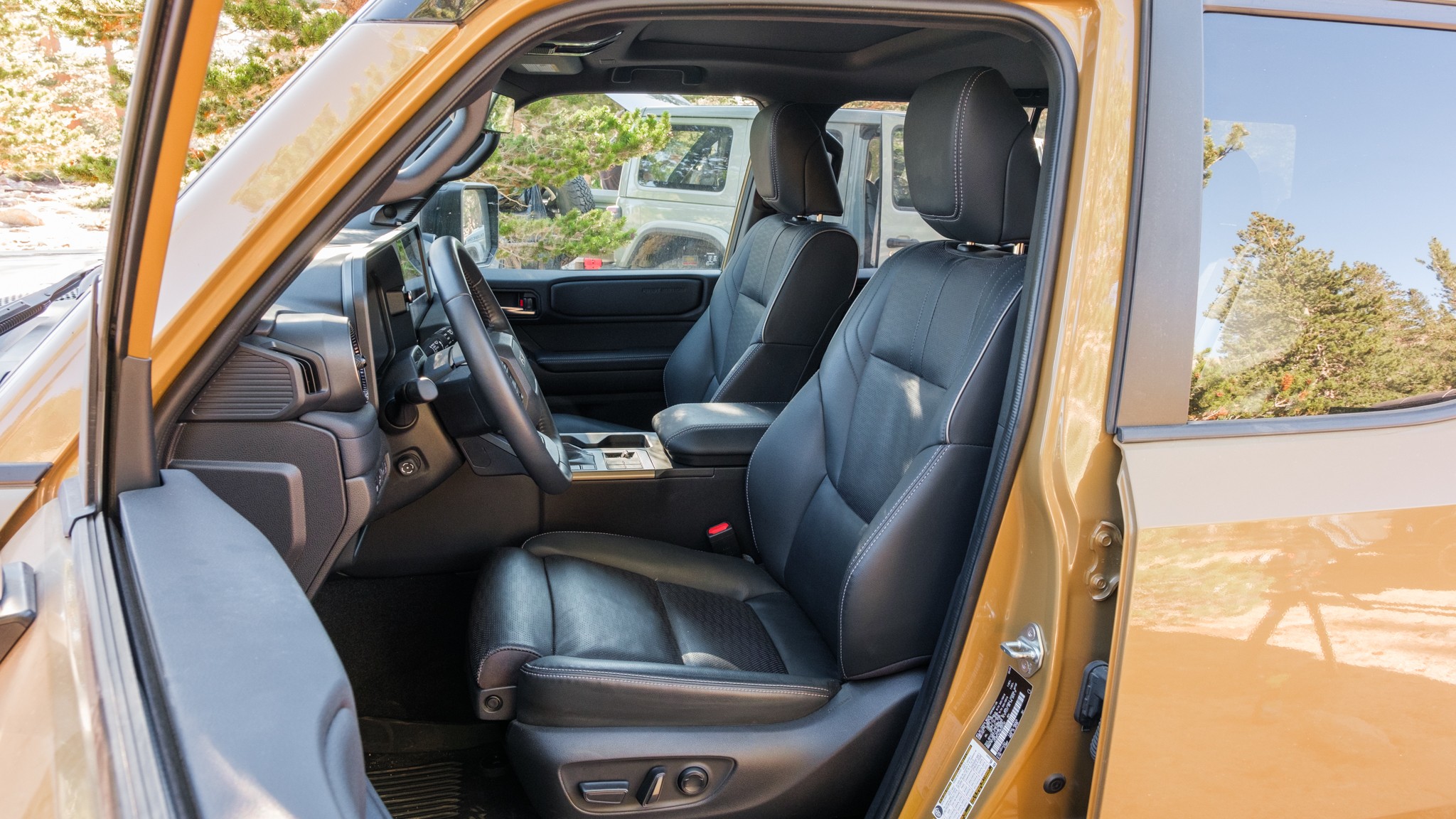 057 OffRoad SUV Comparo LandCruiser Wrangler Bronco