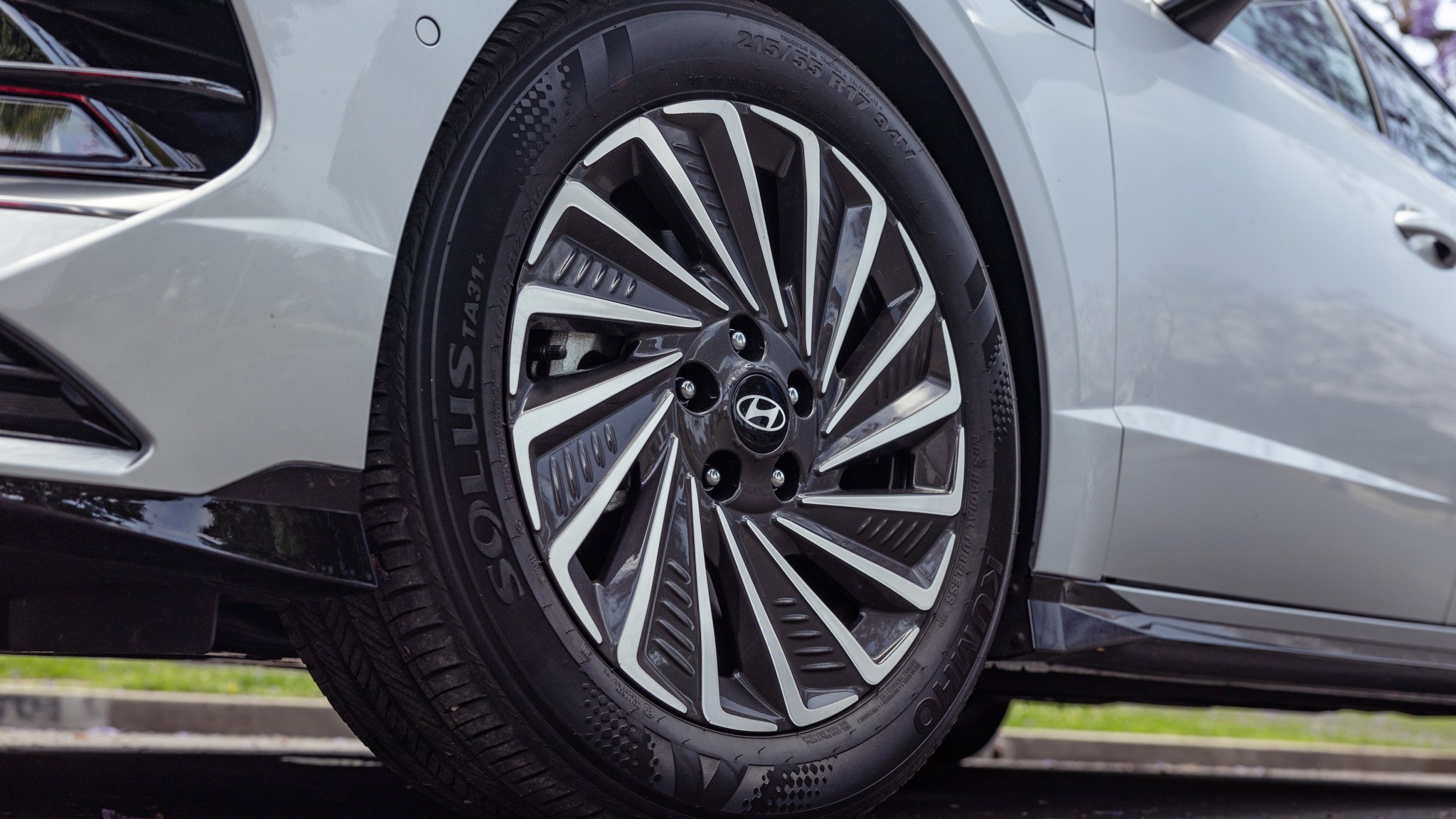 015 2025 Hyundai Sonata Hybrid wheel tire