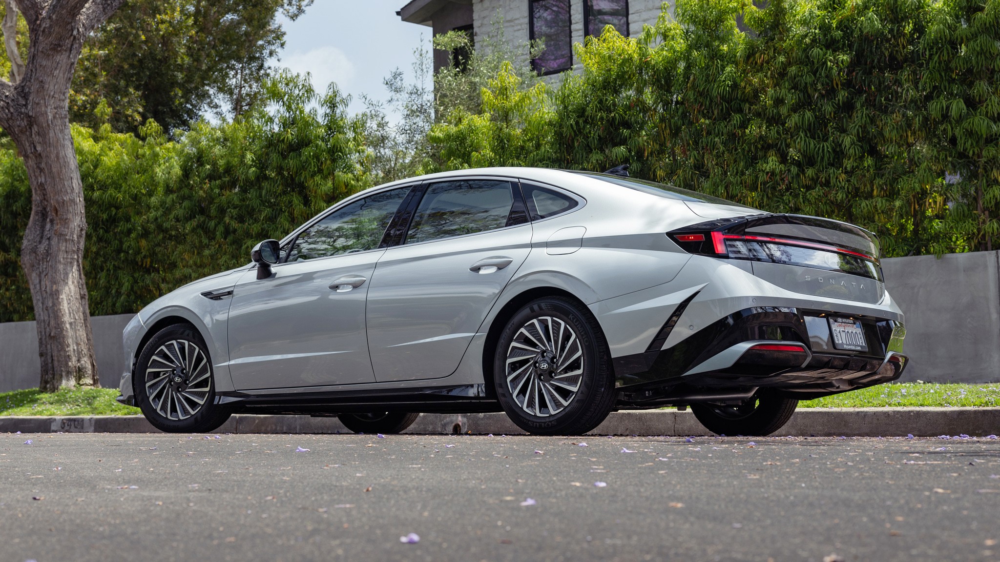 016 2025 Hyundai Sonata Hybrid rear view