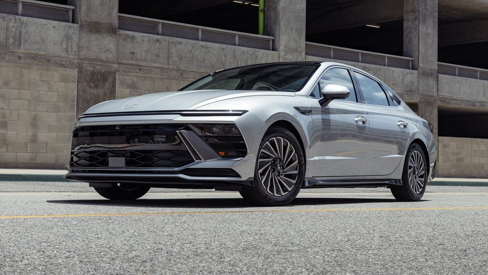 020 2025 Hyundai Sonata Hybrid front view