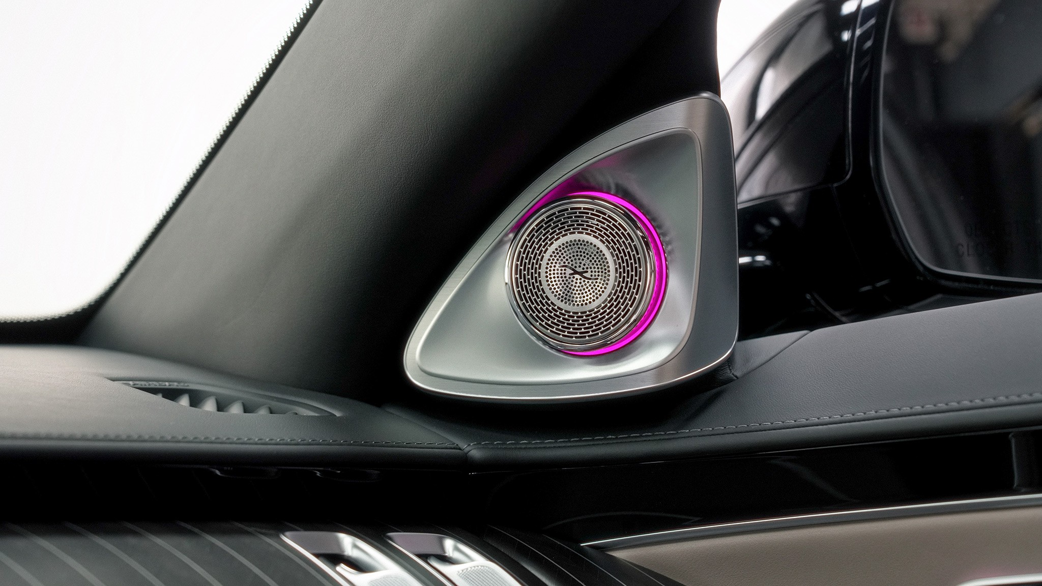 2025 Mercedes Maybach S680 Edition Nordic Glow 1