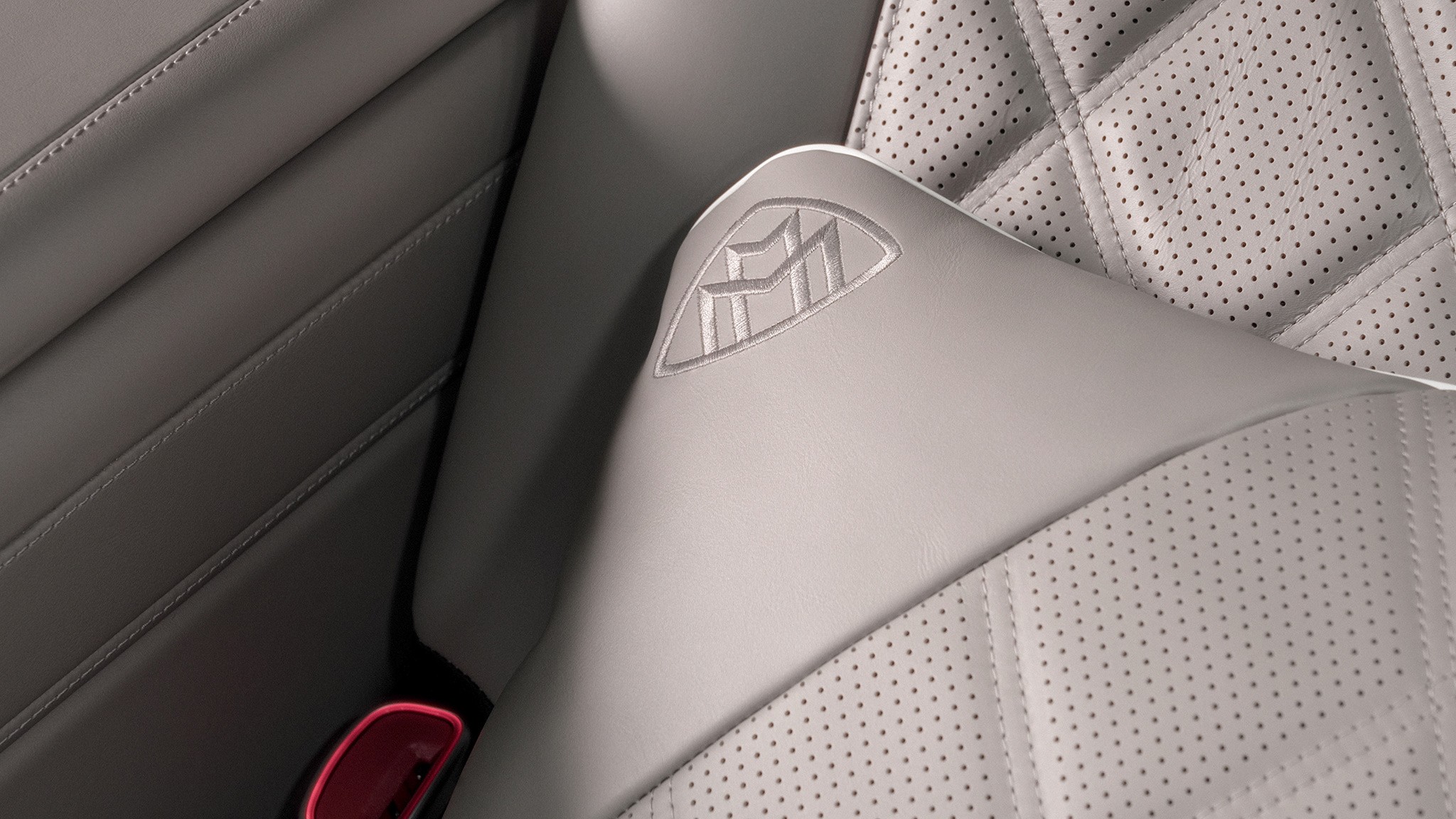 2025 Mercedes Maybach S680 Edition Nordic Glow 8