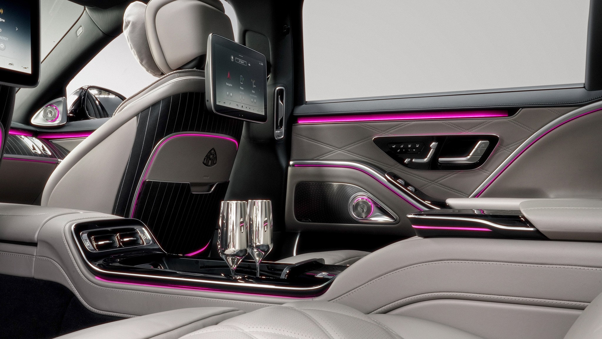 2025 Mercedes Maybach S680 Edition Nordic Glow 12