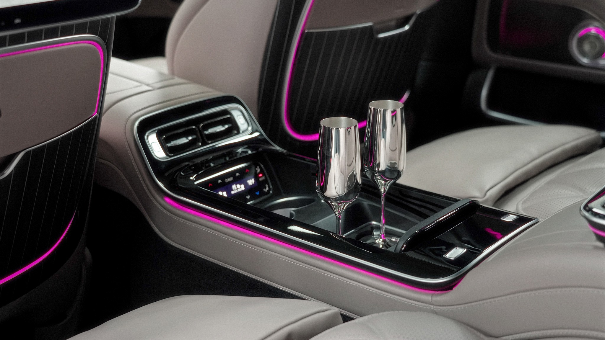 2025 Mercedes Maybach S680 Edition Nordic Glow 13